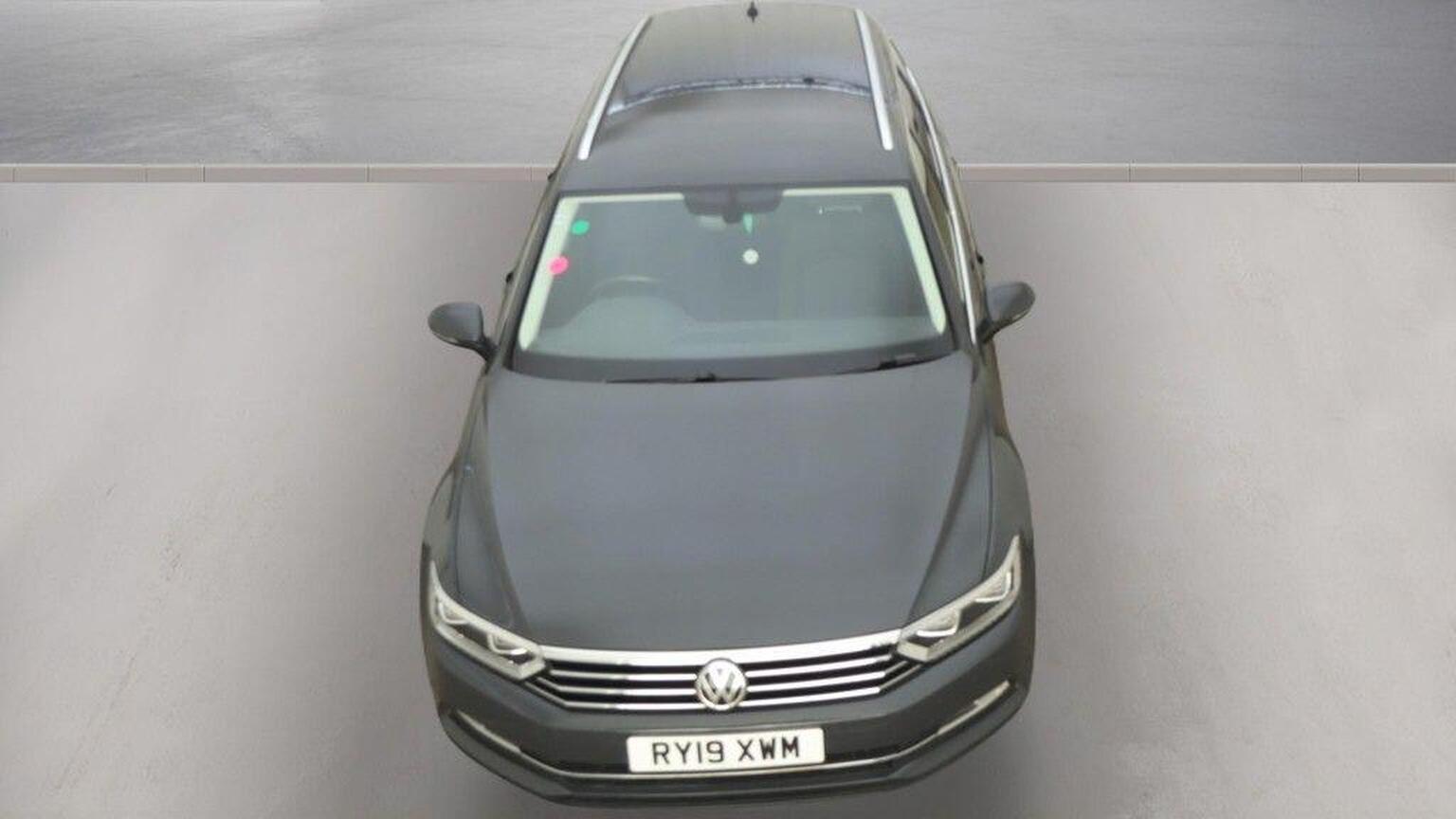 2019 Volkswagen Passat image 10