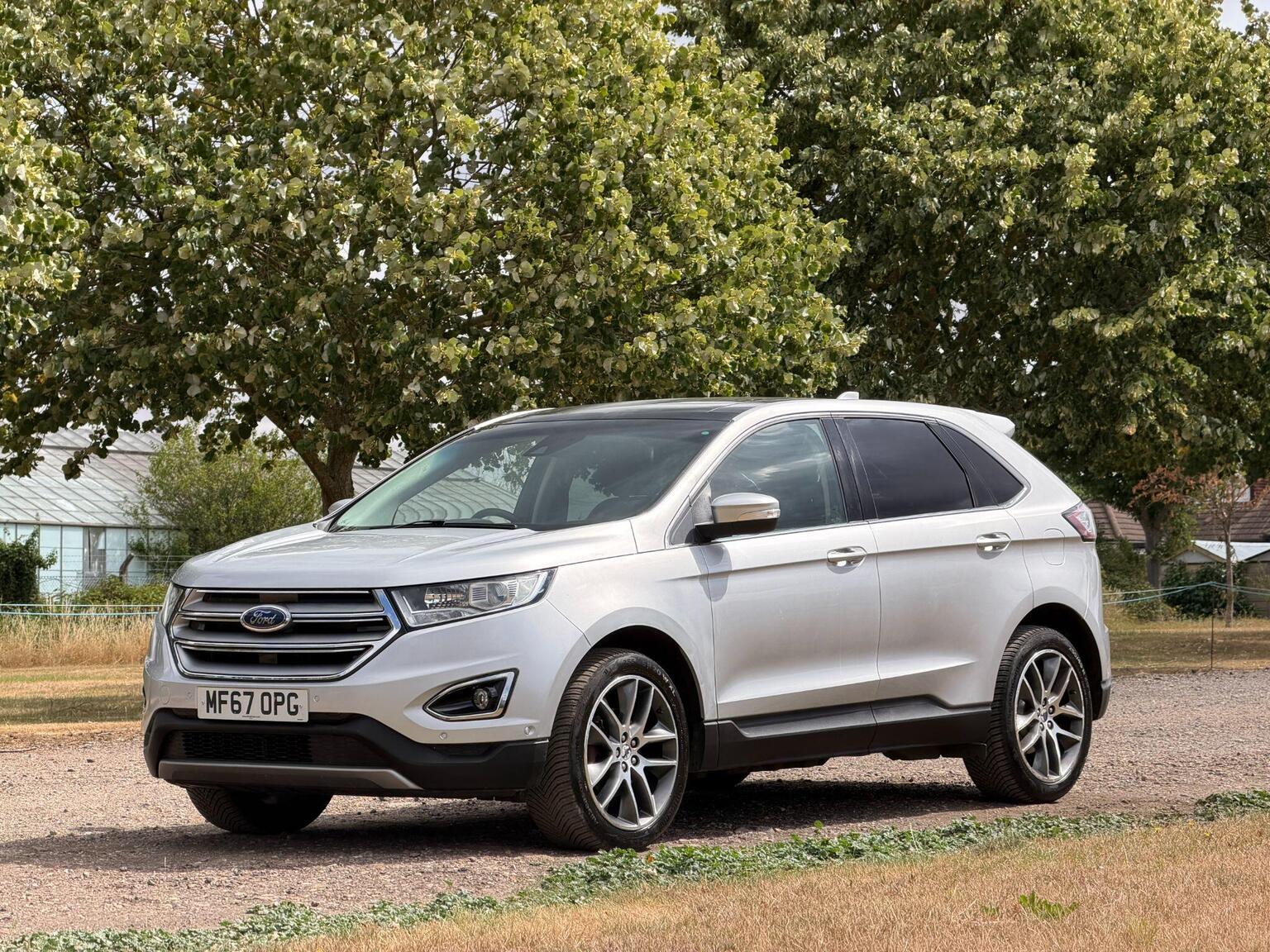 2018 Ford Edge image 19