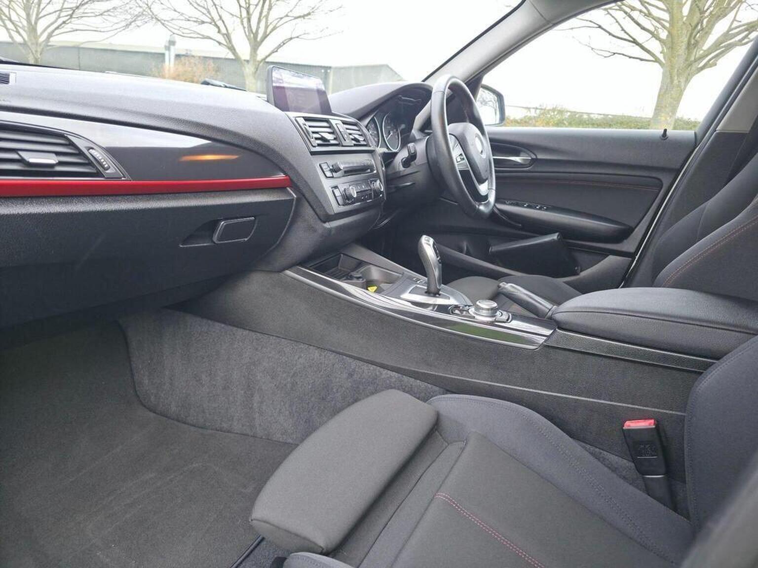 2013 BMW 1 Series image 27