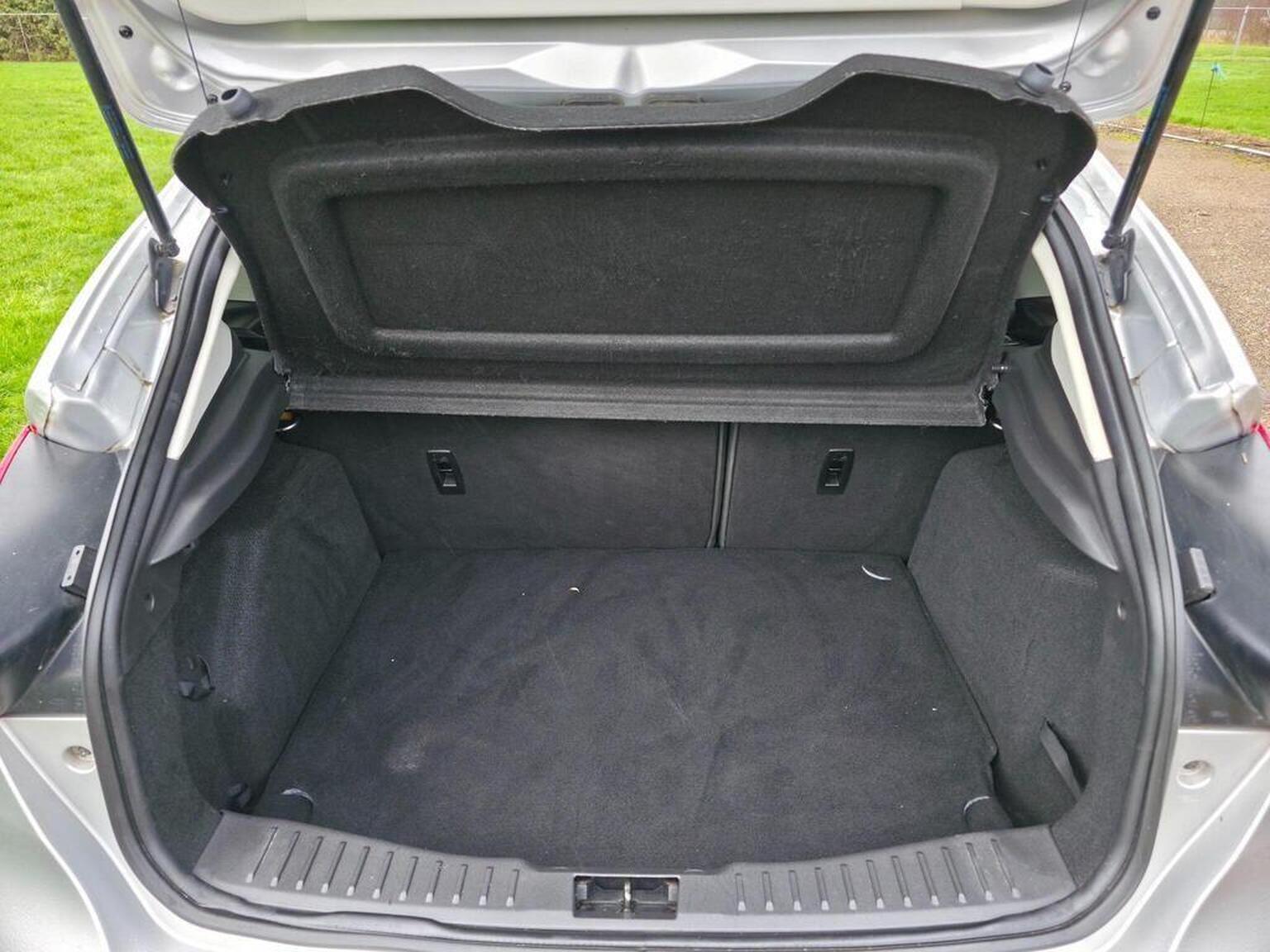 2017 Ford Focus image 48