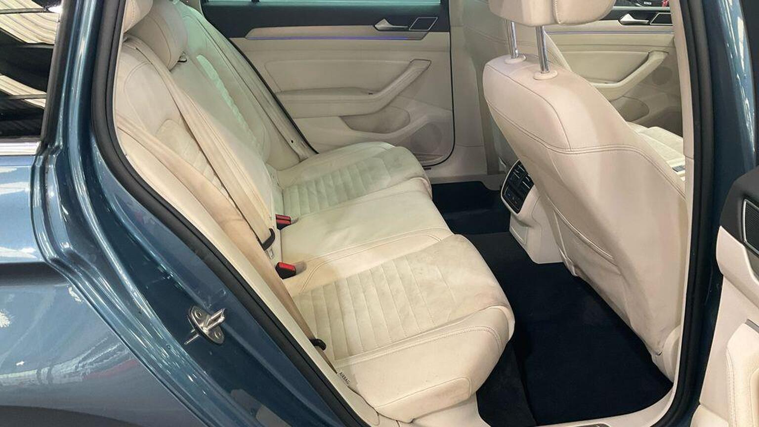 2017 Volkswagen Passat image 13