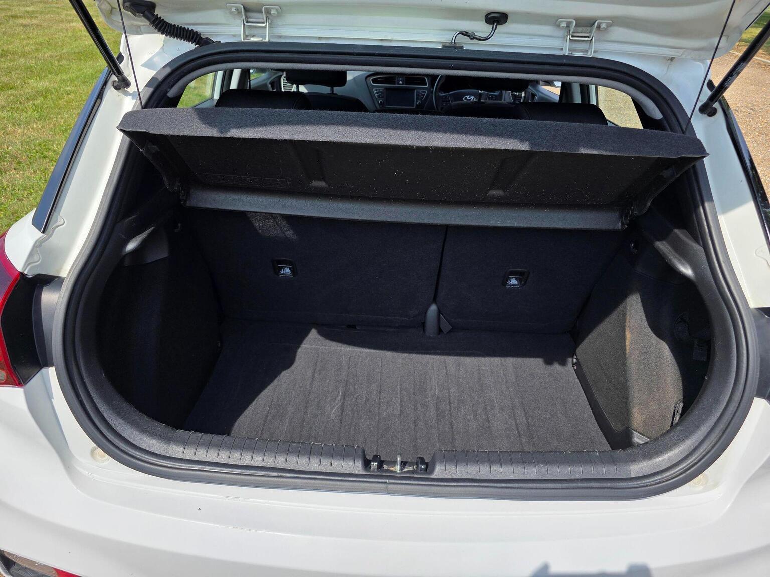 2018 Hyundai i20 image 45