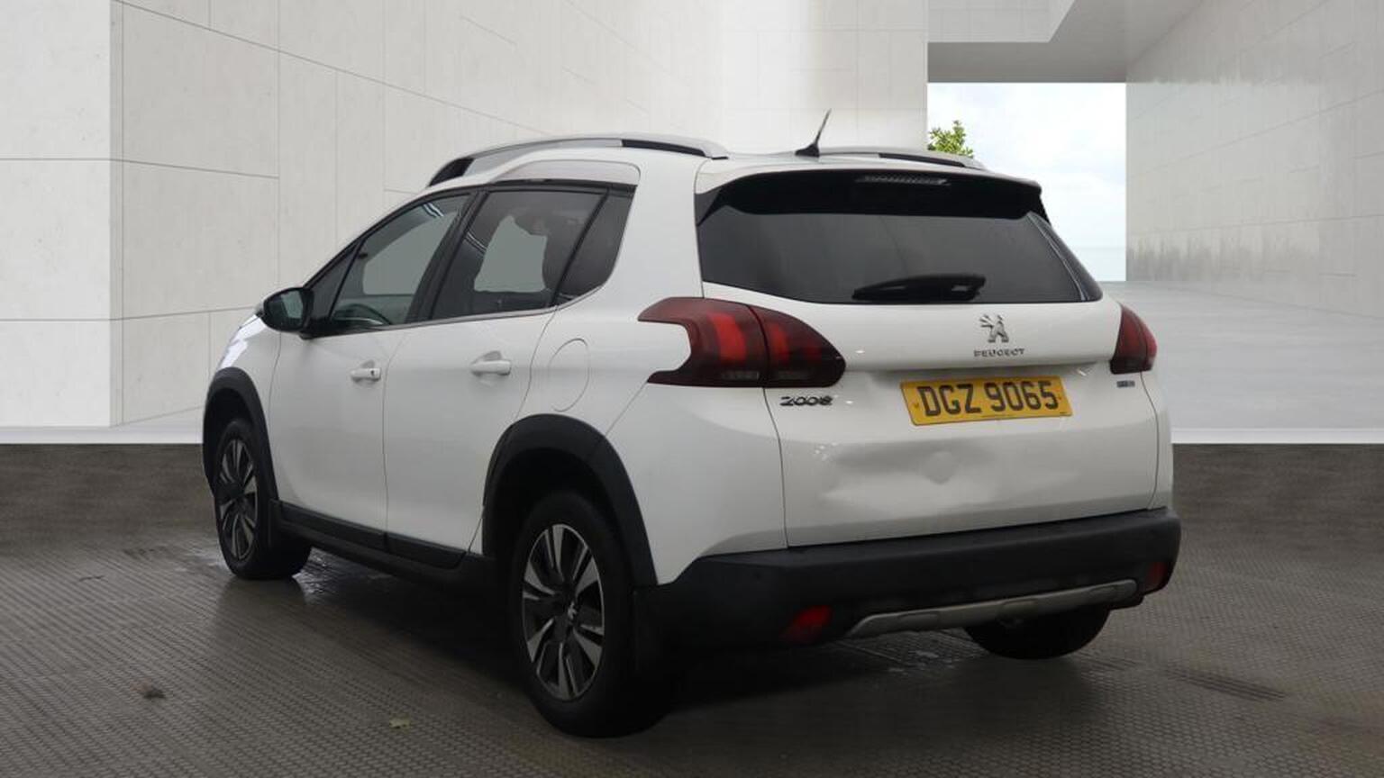 2016 Peugeot 2008 image 6