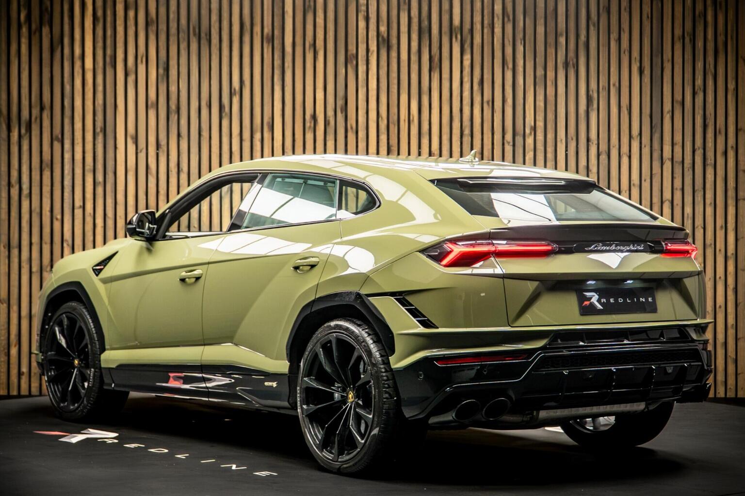 2024 Lamborghini Urus V8 BiTurbo S Auto 4WD — photograph 3