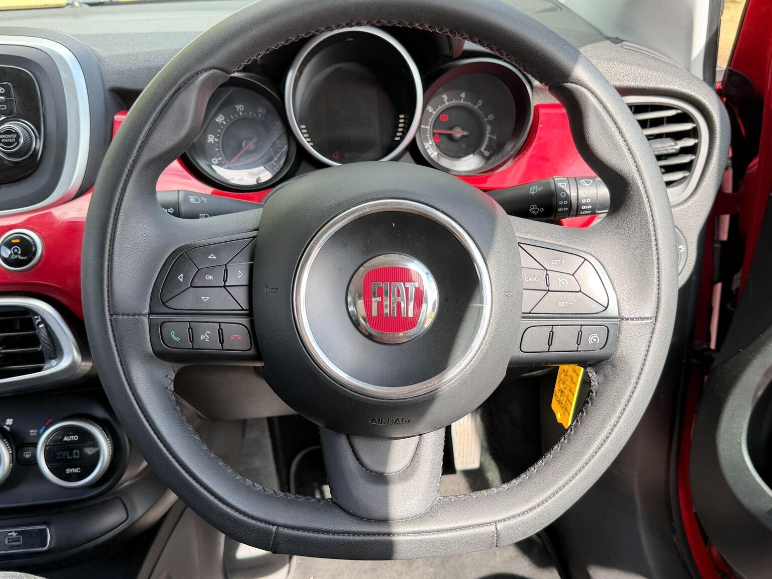 2016 Fiat 500X image 48