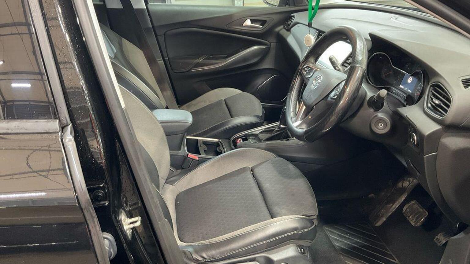 2019 Vauxhall Grandland X image 12