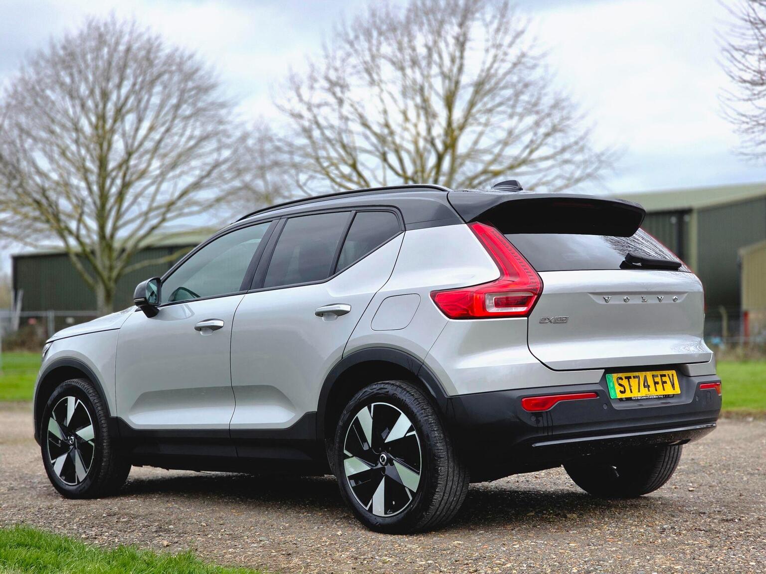 2024 Volvo EX40 image 10