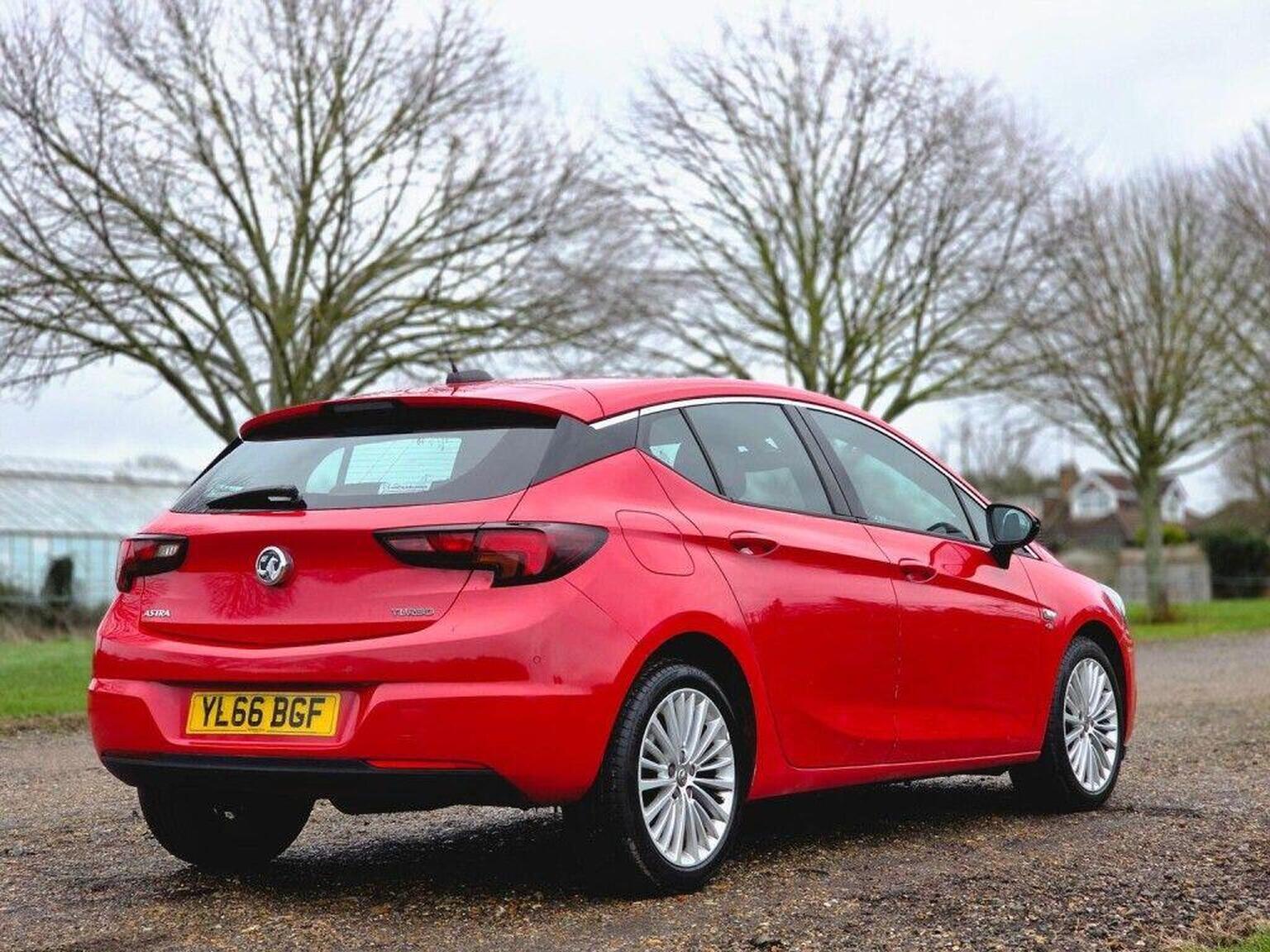 2016 Vauxhall Astra image 6