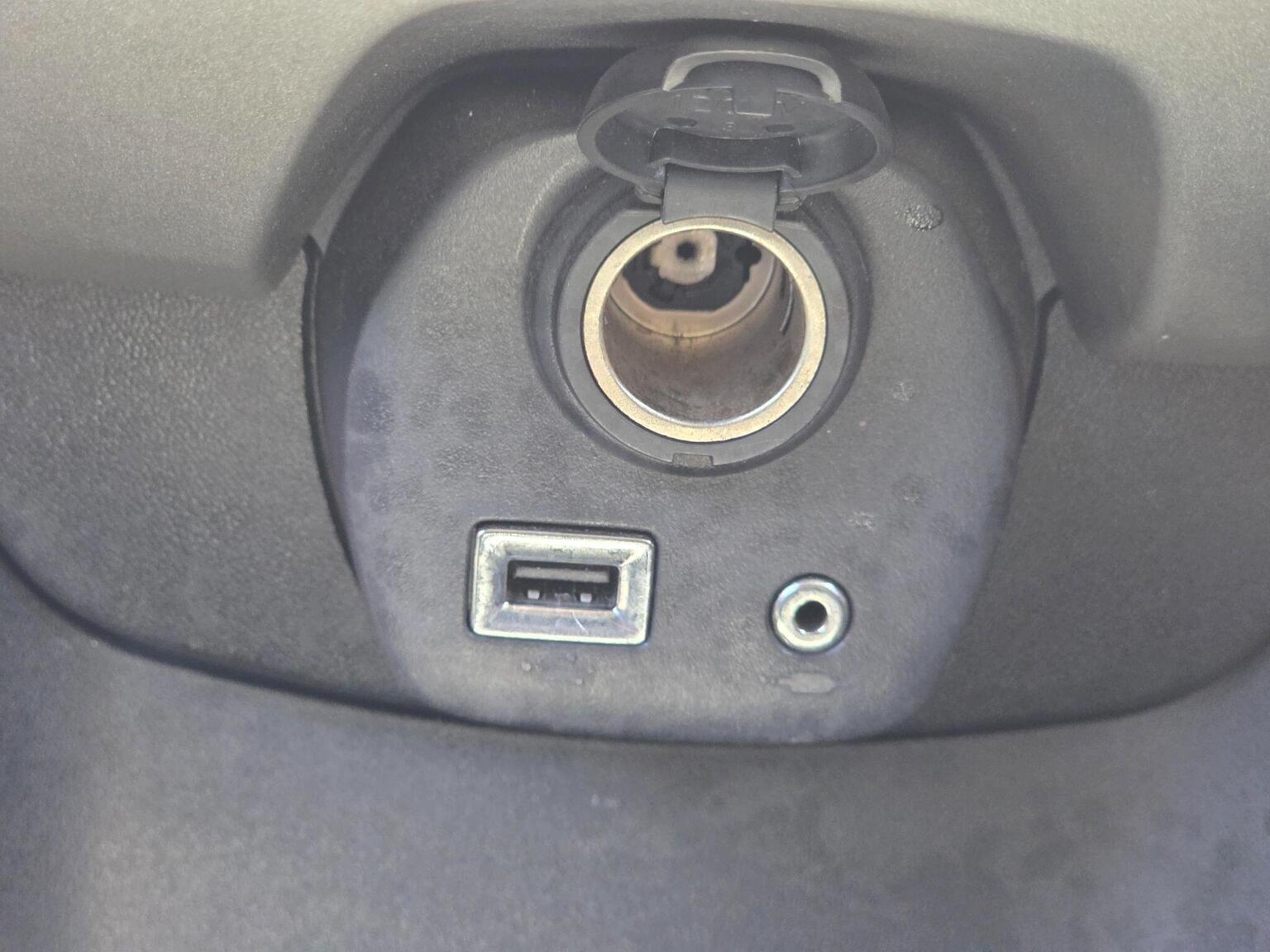 2015 Toyota AYGO image 48
