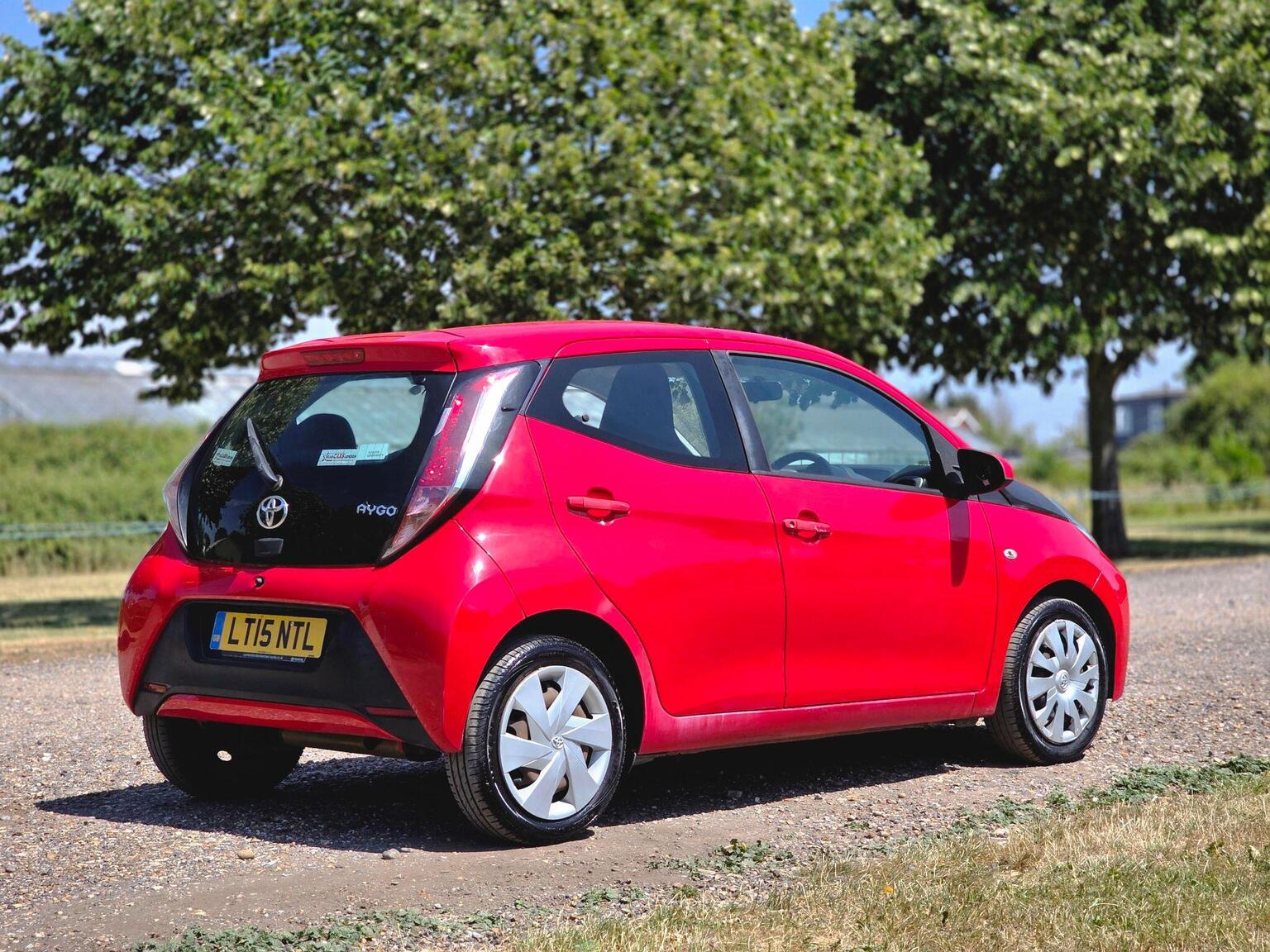 2015 Toyota AYGO image 8