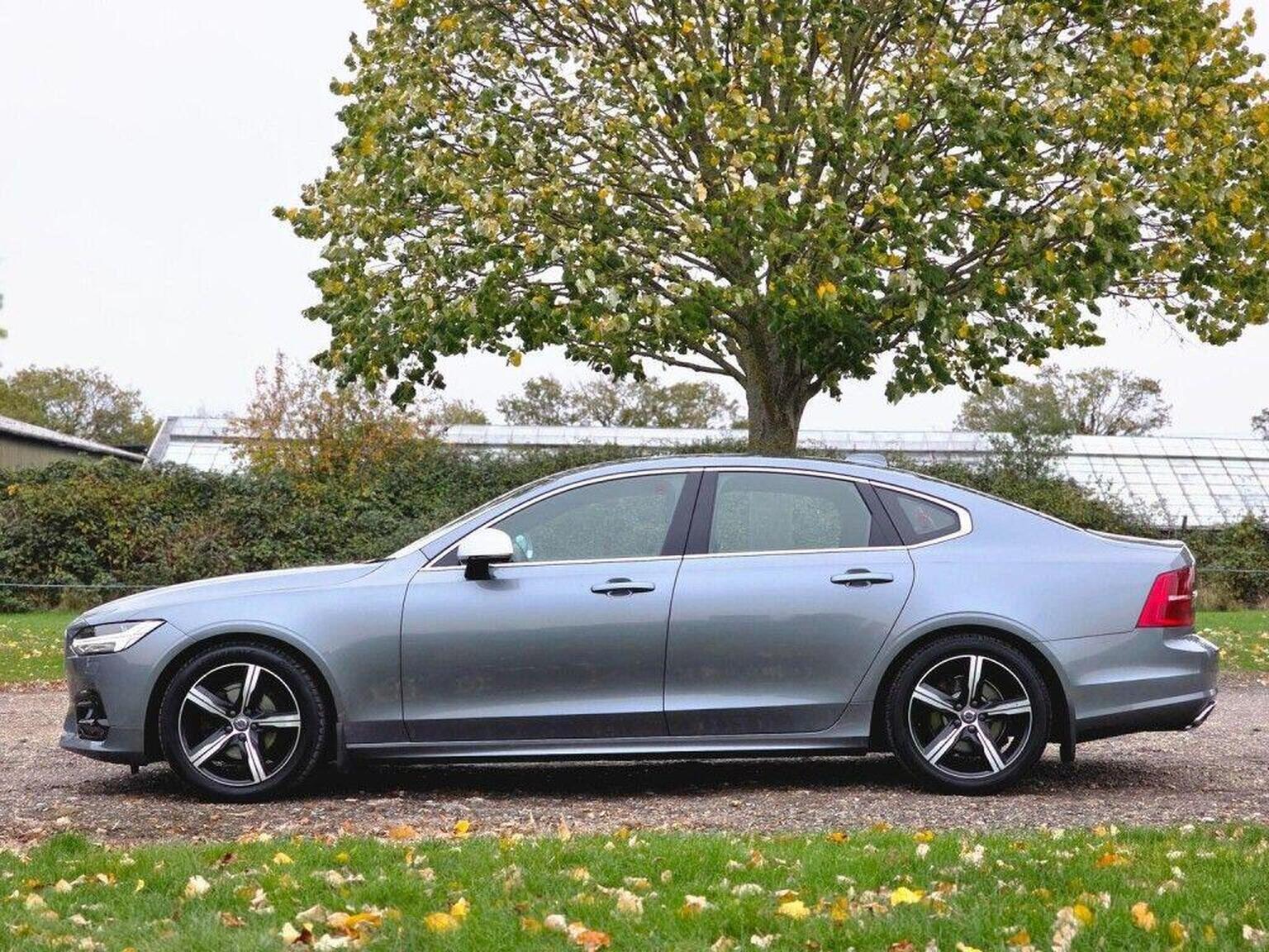 2019 Volvo S90 image 13