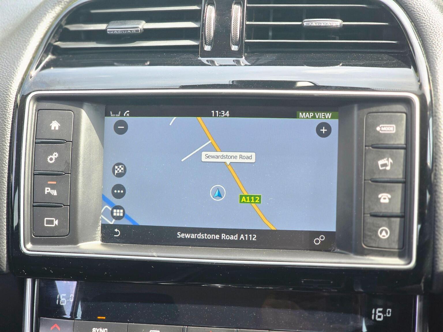 2016 Jaguar XE image 45