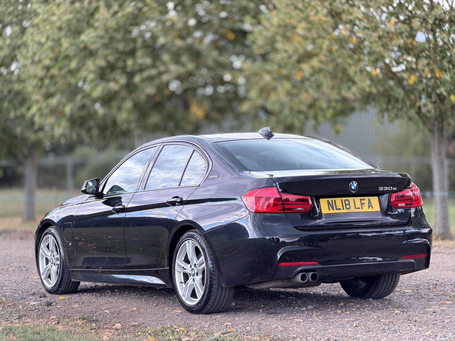 2018 BMW 3 Series image 12