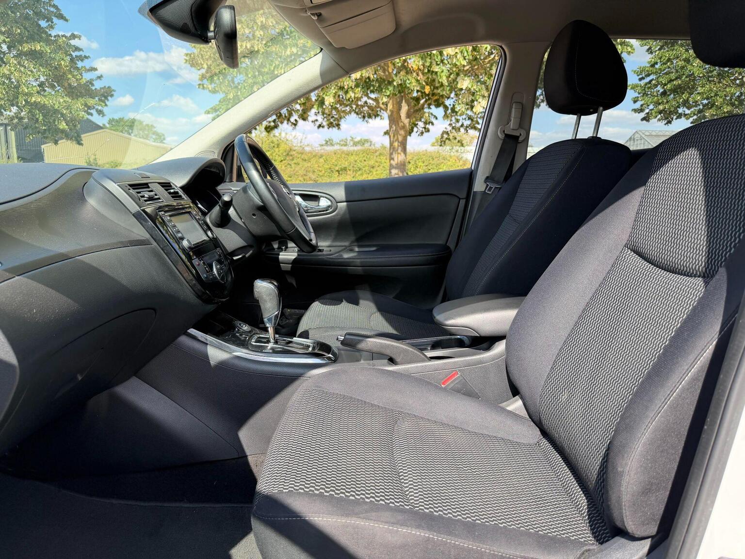 2016 Nissan Pulsar image 26