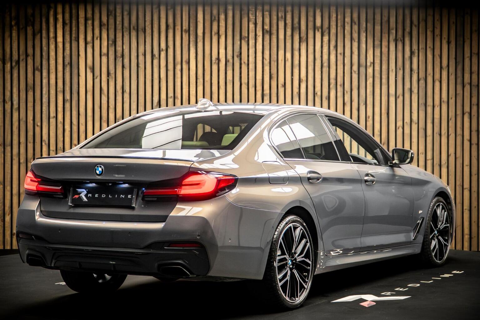 2022 BMW 5 Series 530d M Sport Steptronic xDrive — photograph 4