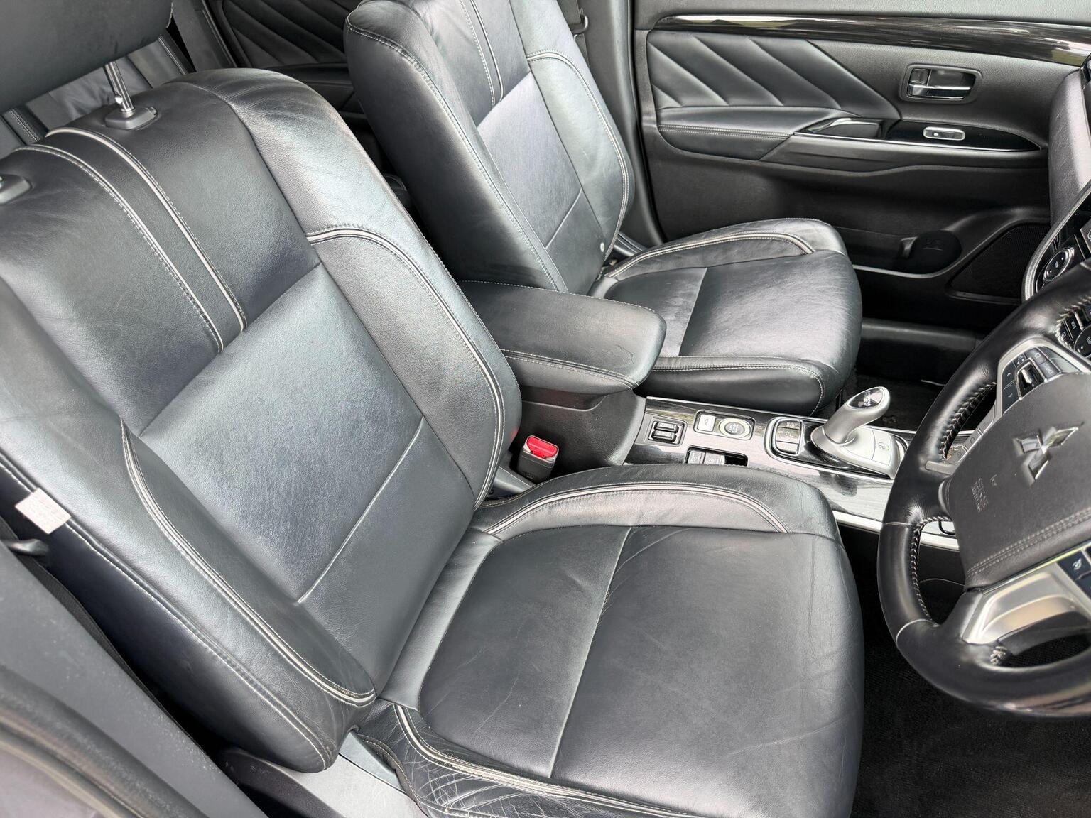 2018 Mitsubishi Outlander image 30