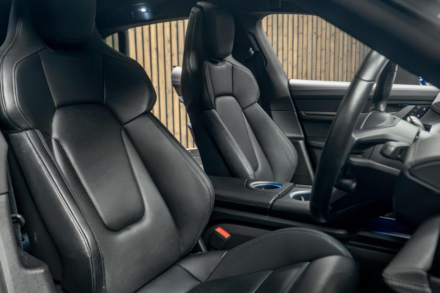 2024 Porsche Taycan Performance 4S Sport Turismo — photograph 2