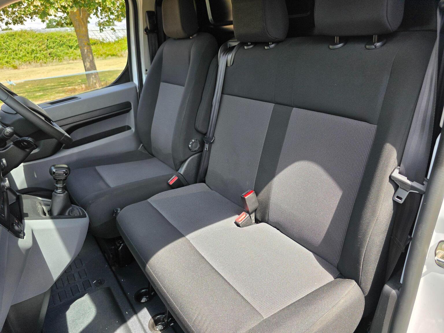 2022 Vauxhall Vivaro image 31