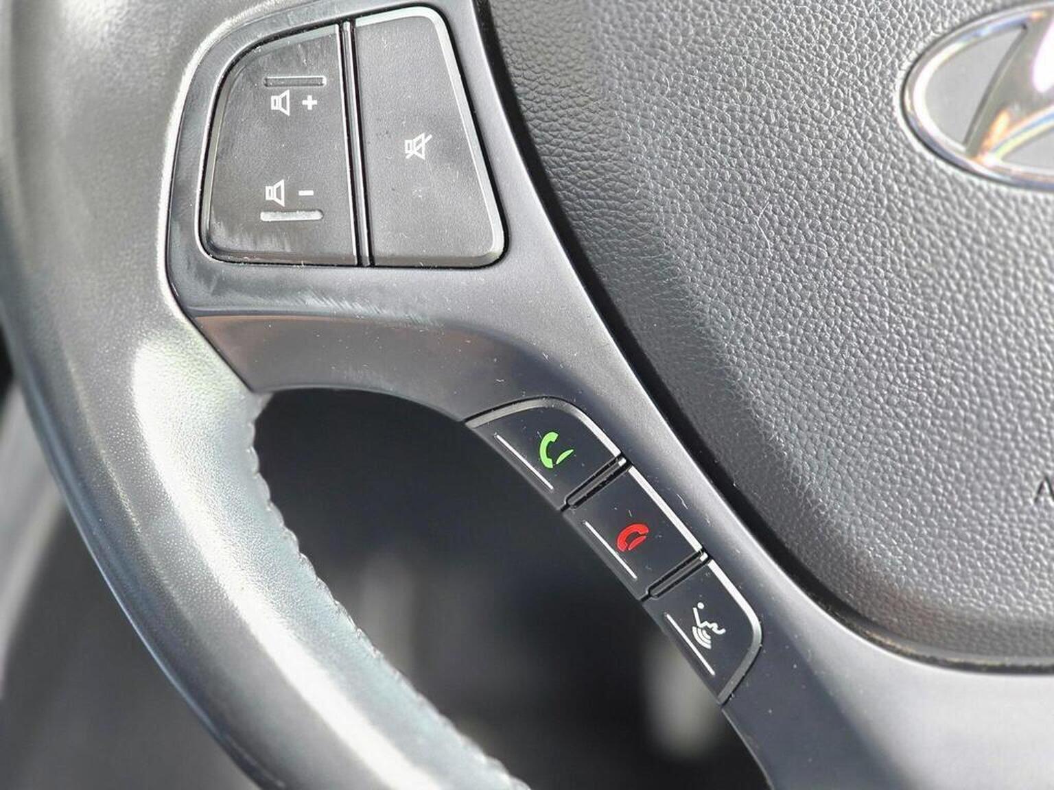 2016 Hyundai i10 image 33