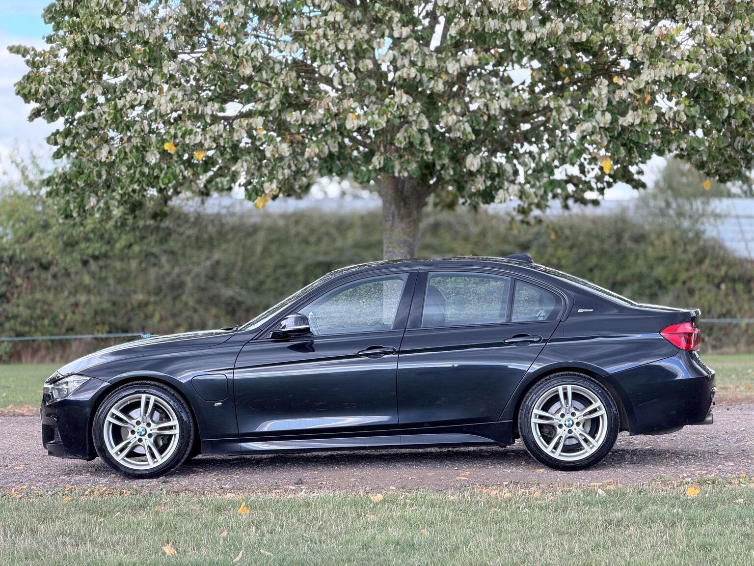 2018 BMW 3 Series image 15