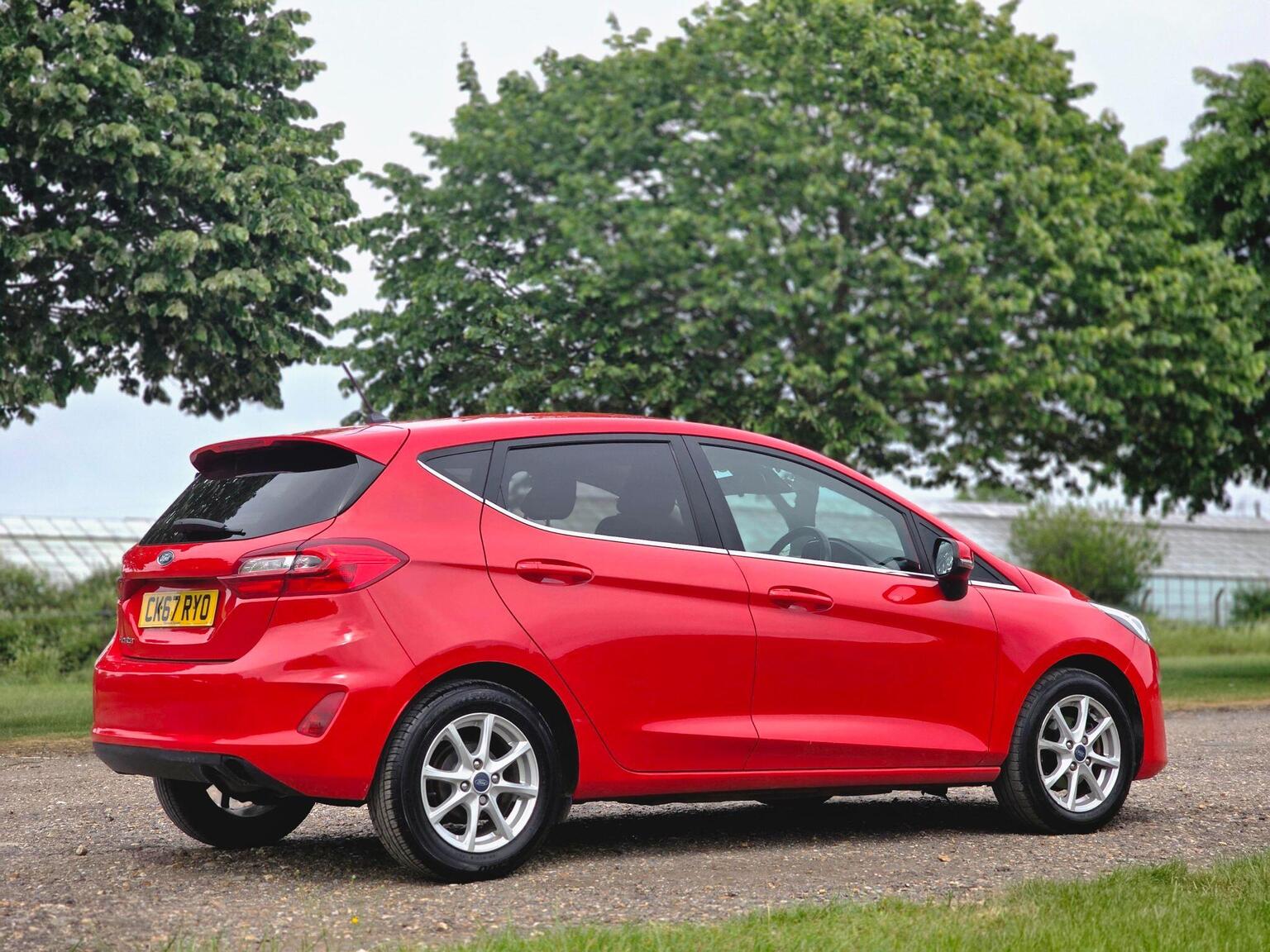 2017 Ford Fiesta image 4