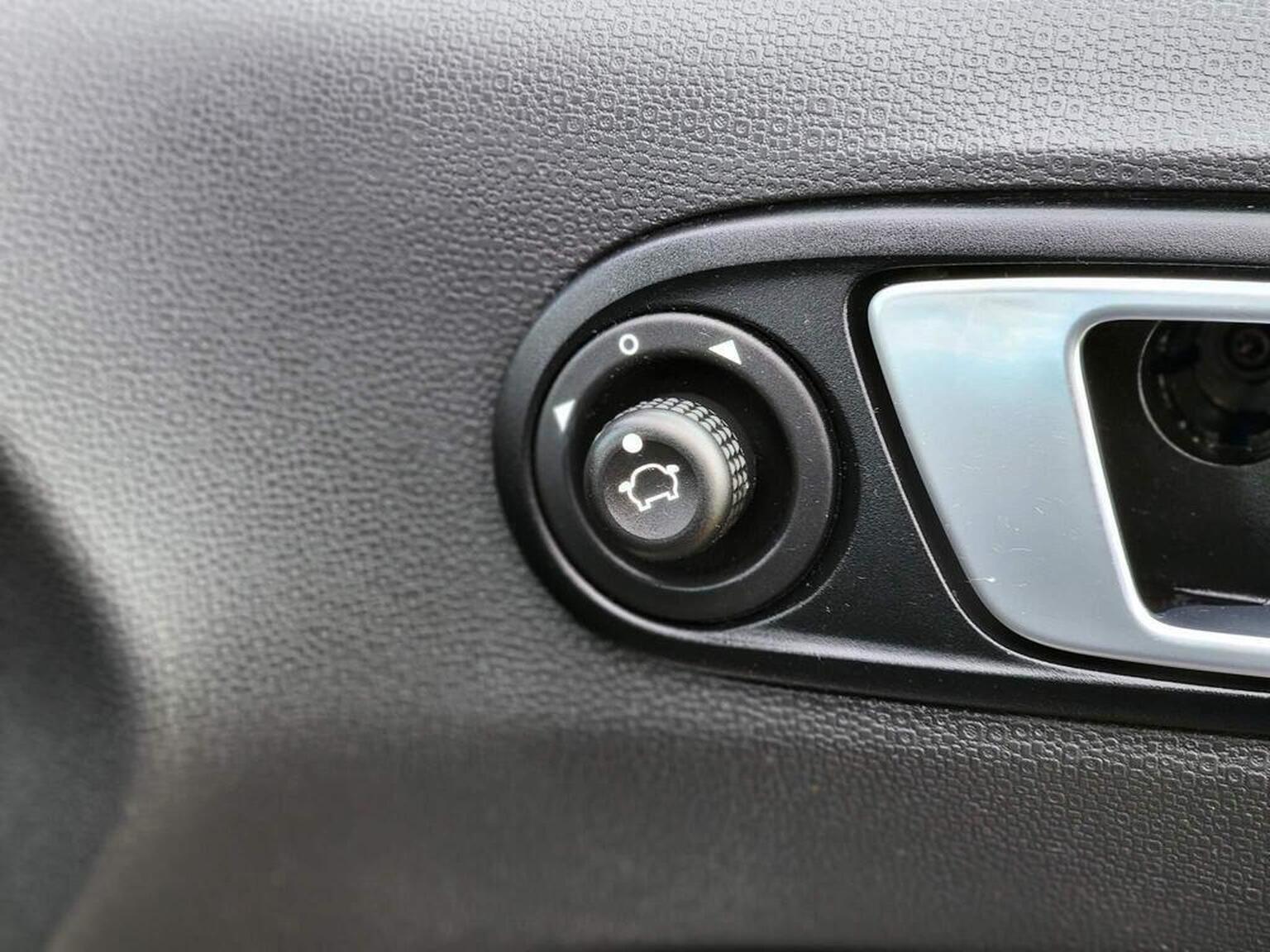 2016 Ford EcoSport image 25