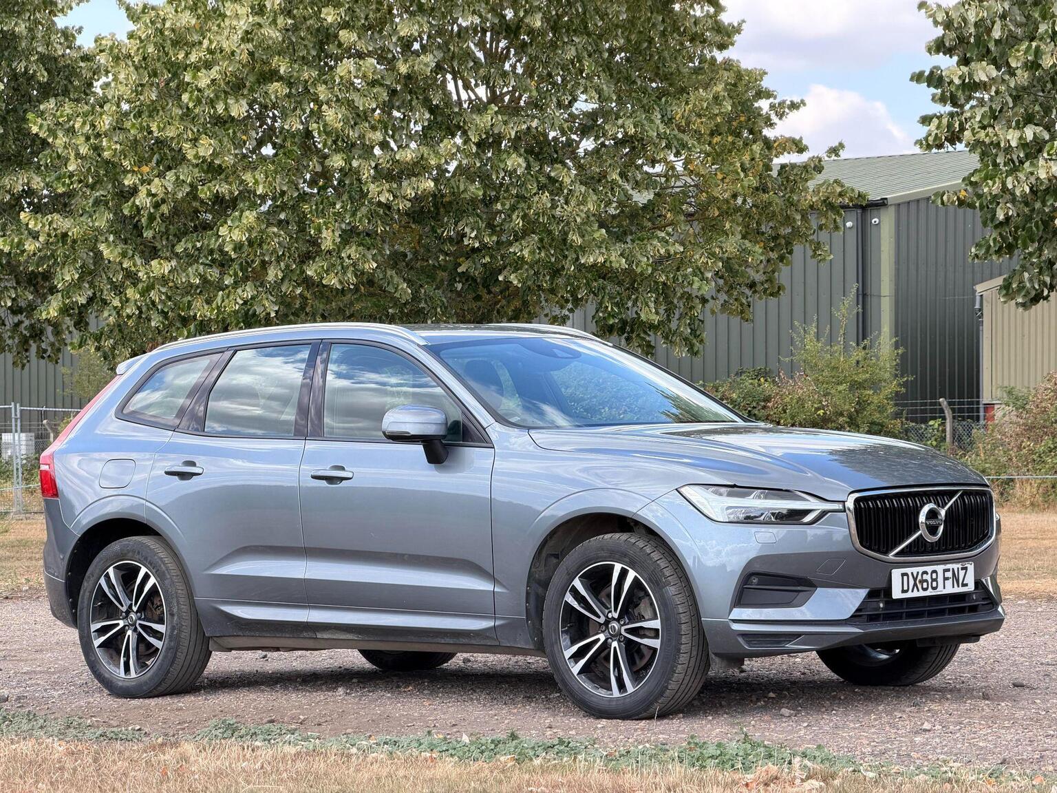 2018 Volvo XC60 image 2