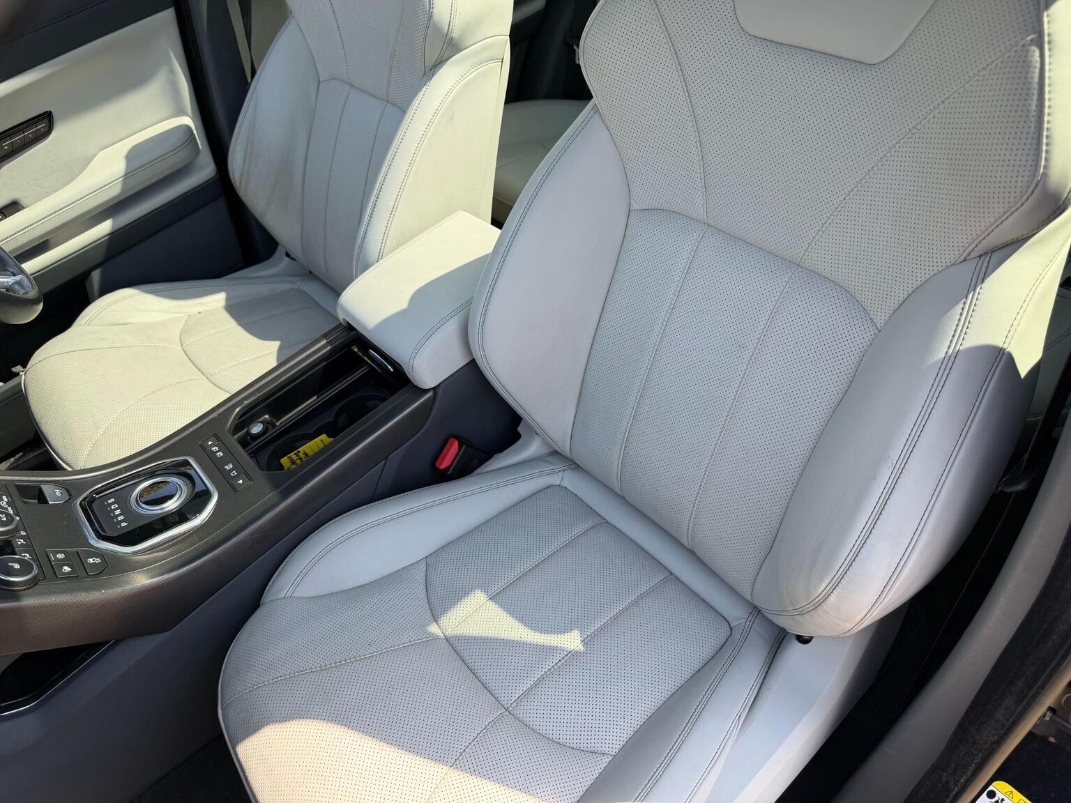 2017 Land Rover Range Rover Evoque image 30