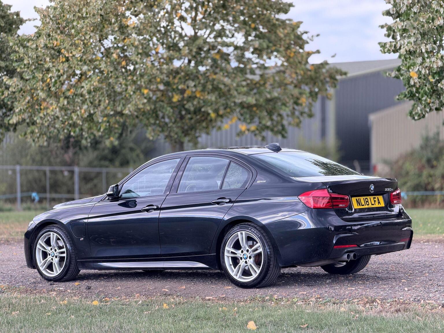 2018 BMW 3 Series image 13