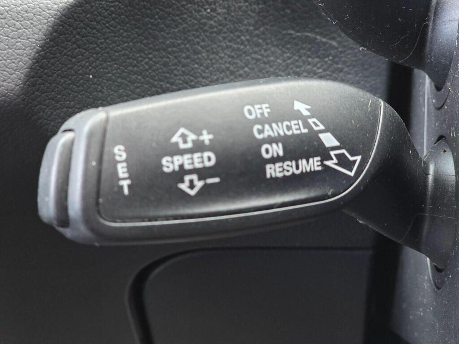 2015 Audi Q3 image 40