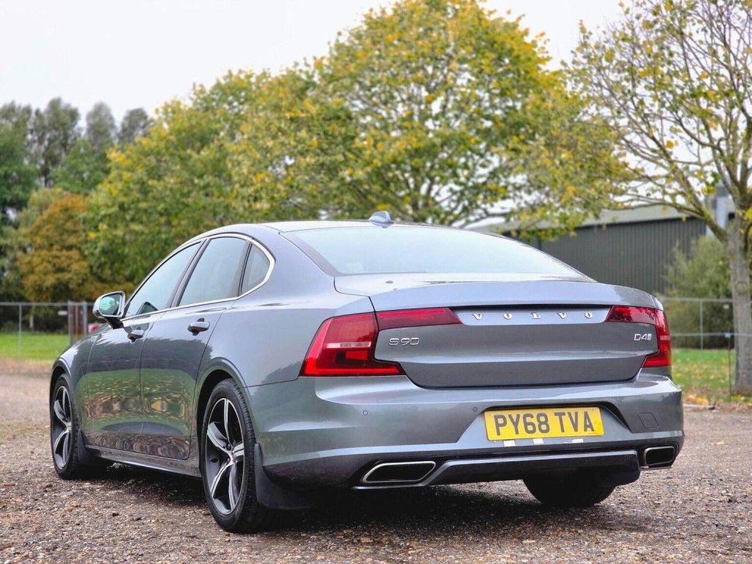 2019 Volvo S90 image 9