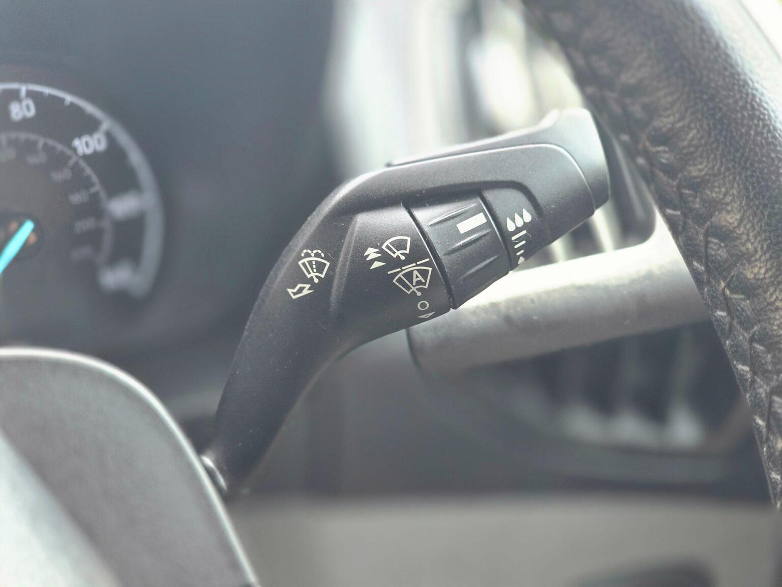 2020 Ford Transit Connect image 36