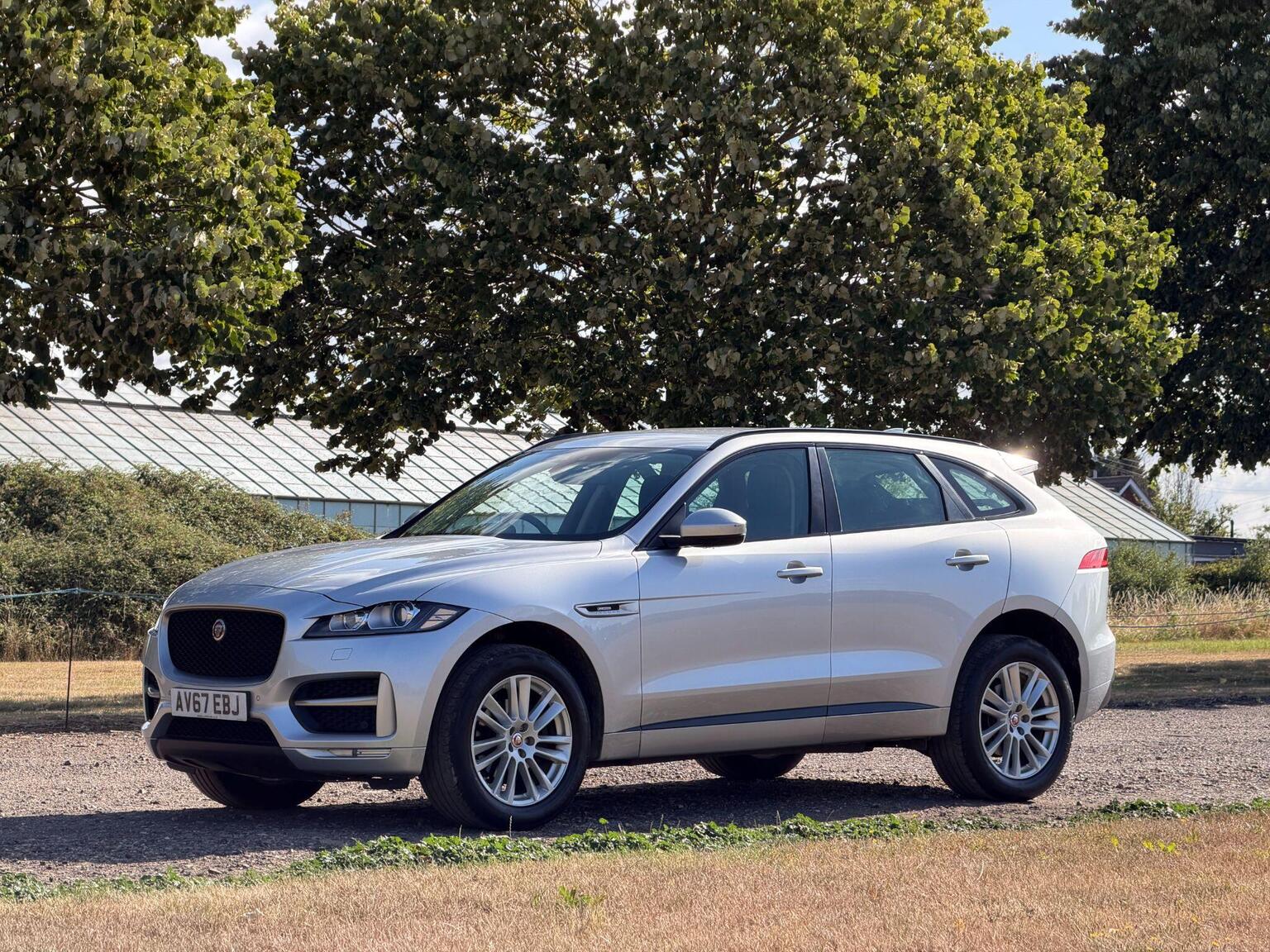 2018 Jaguar F-PACE image 17