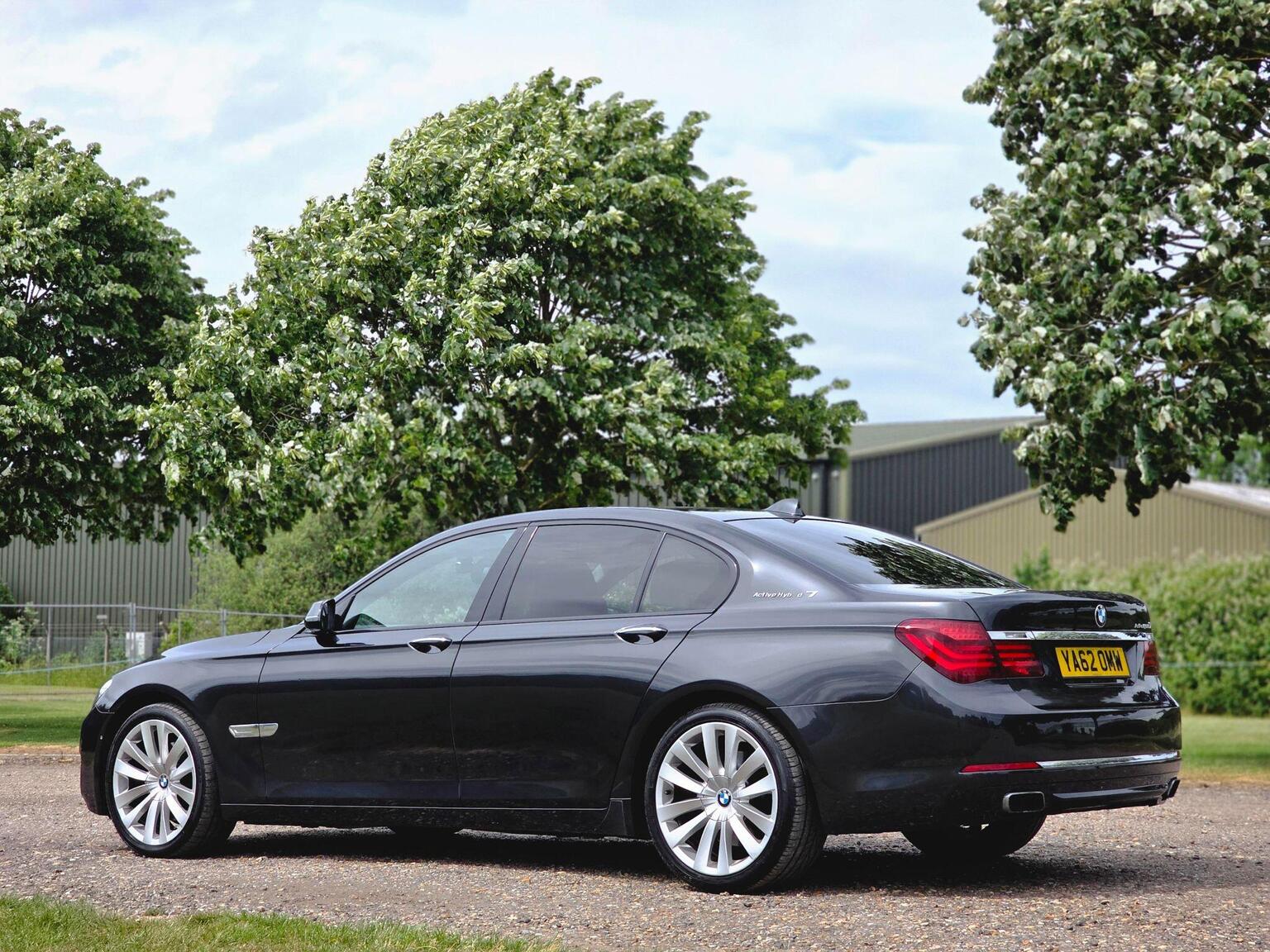 2013 BMW 7 Series image 12