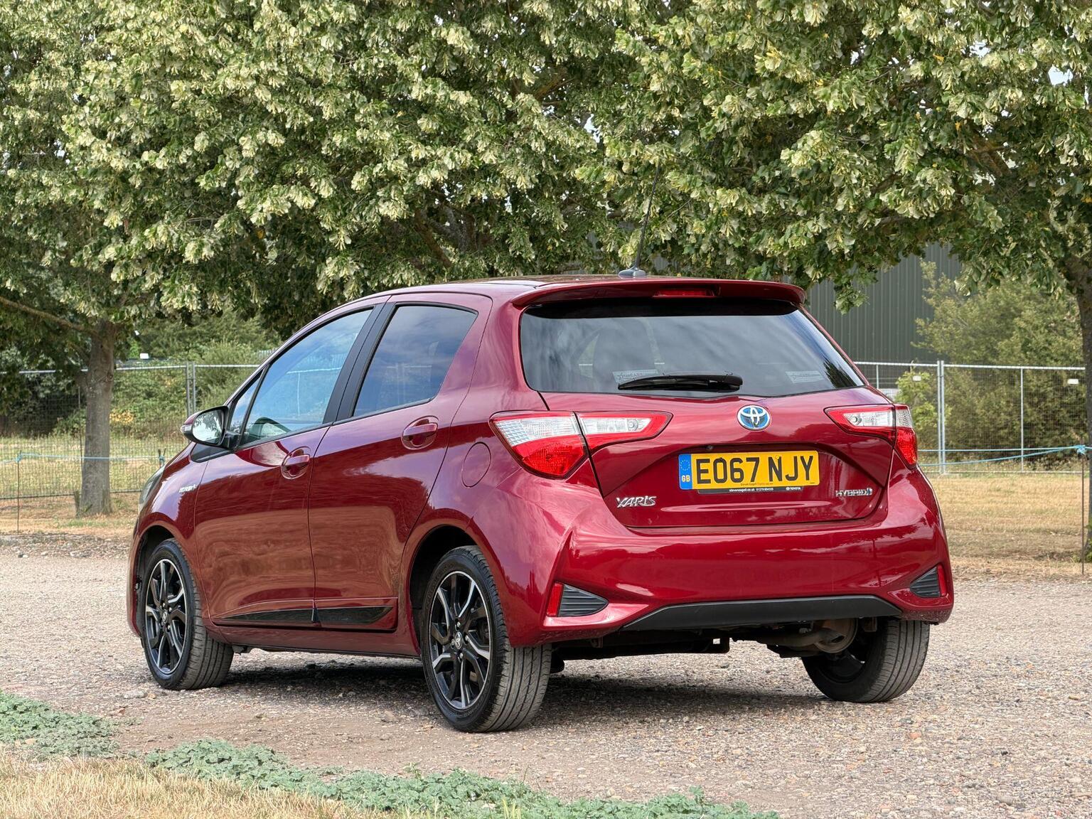 2017 Toyota Yaris image 12