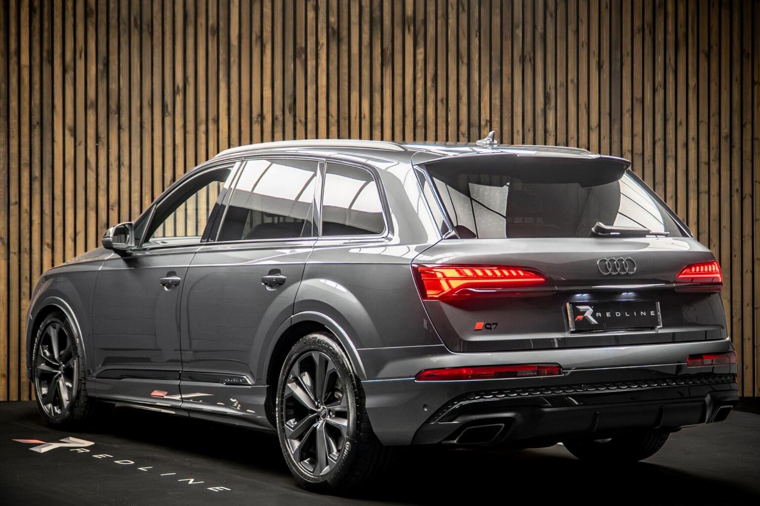 2024 Audi Q7 V6 55 Black Edition Tiptronic quattro — photograph 3