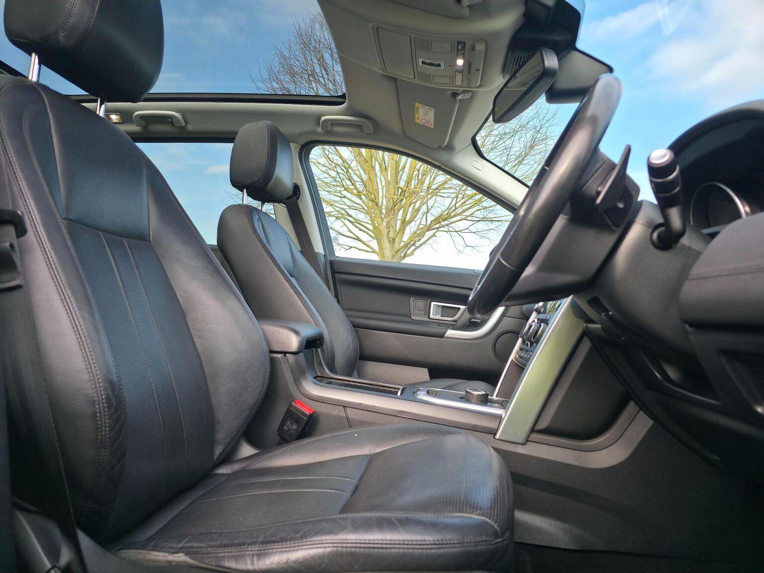2018 Land Rover Discovery Sport image 22