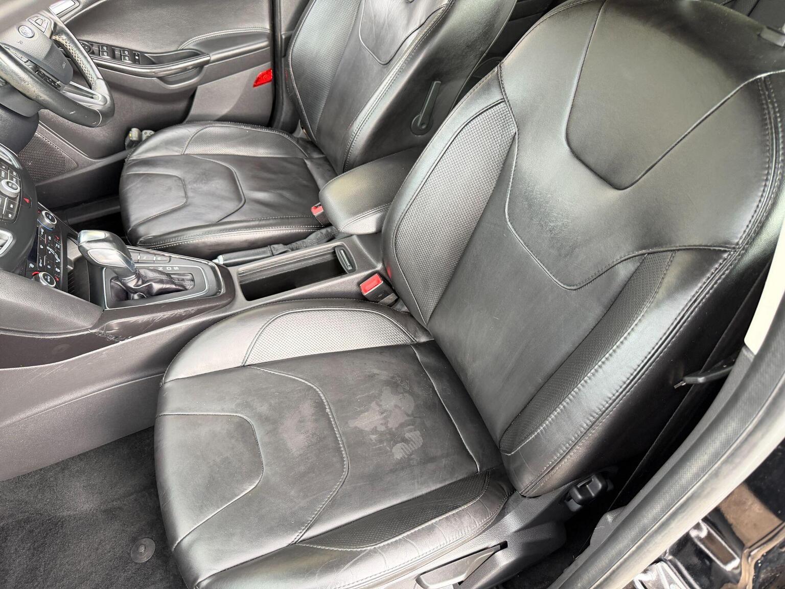2016 Ford Focus image 29