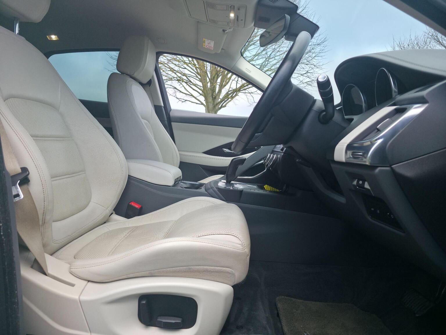 2018 Jaguar E-PACE image 21