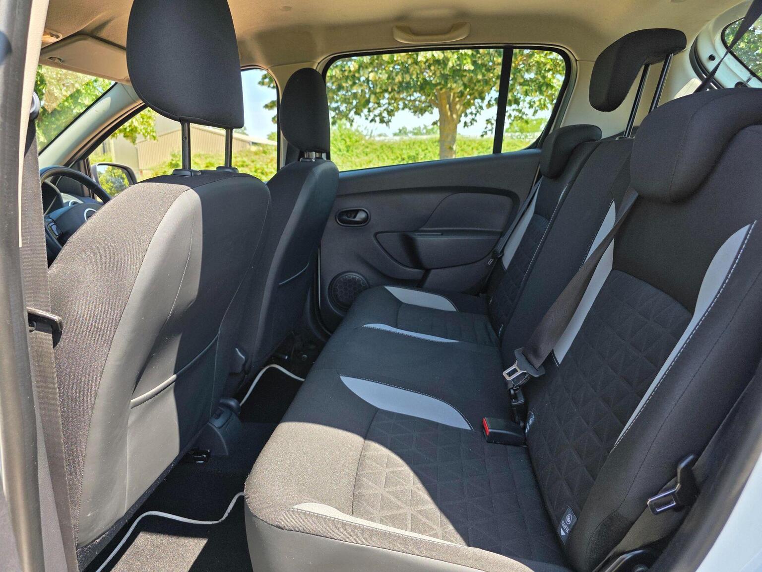 2013 Dacia Sandero Stepway image 29