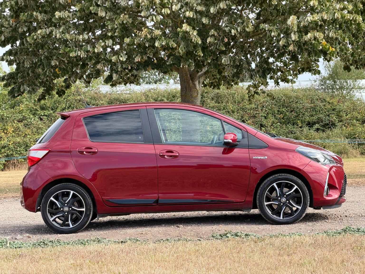 2017 Toyota Yaris image 3