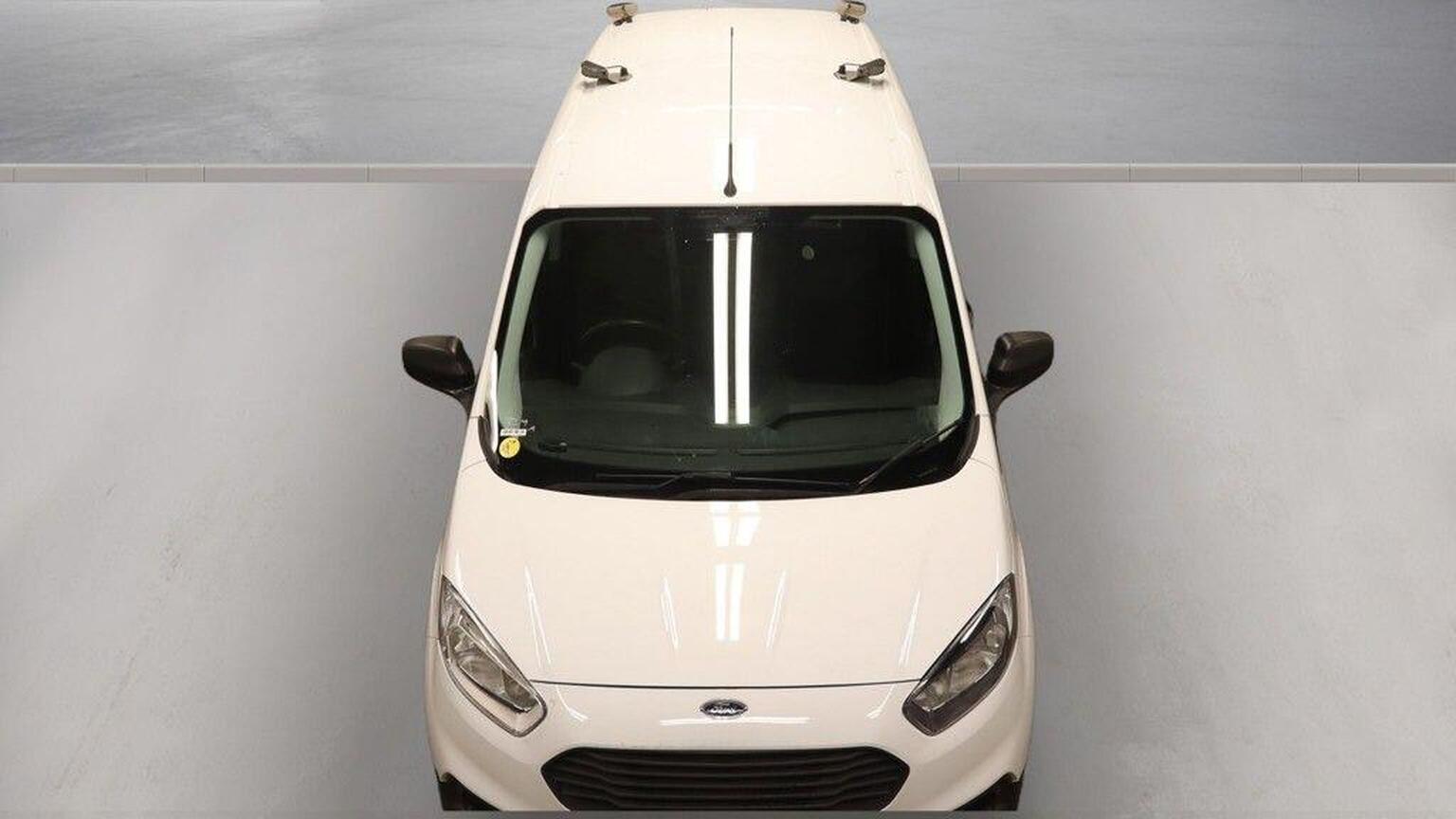 2019 Ford Transit Courier image 10