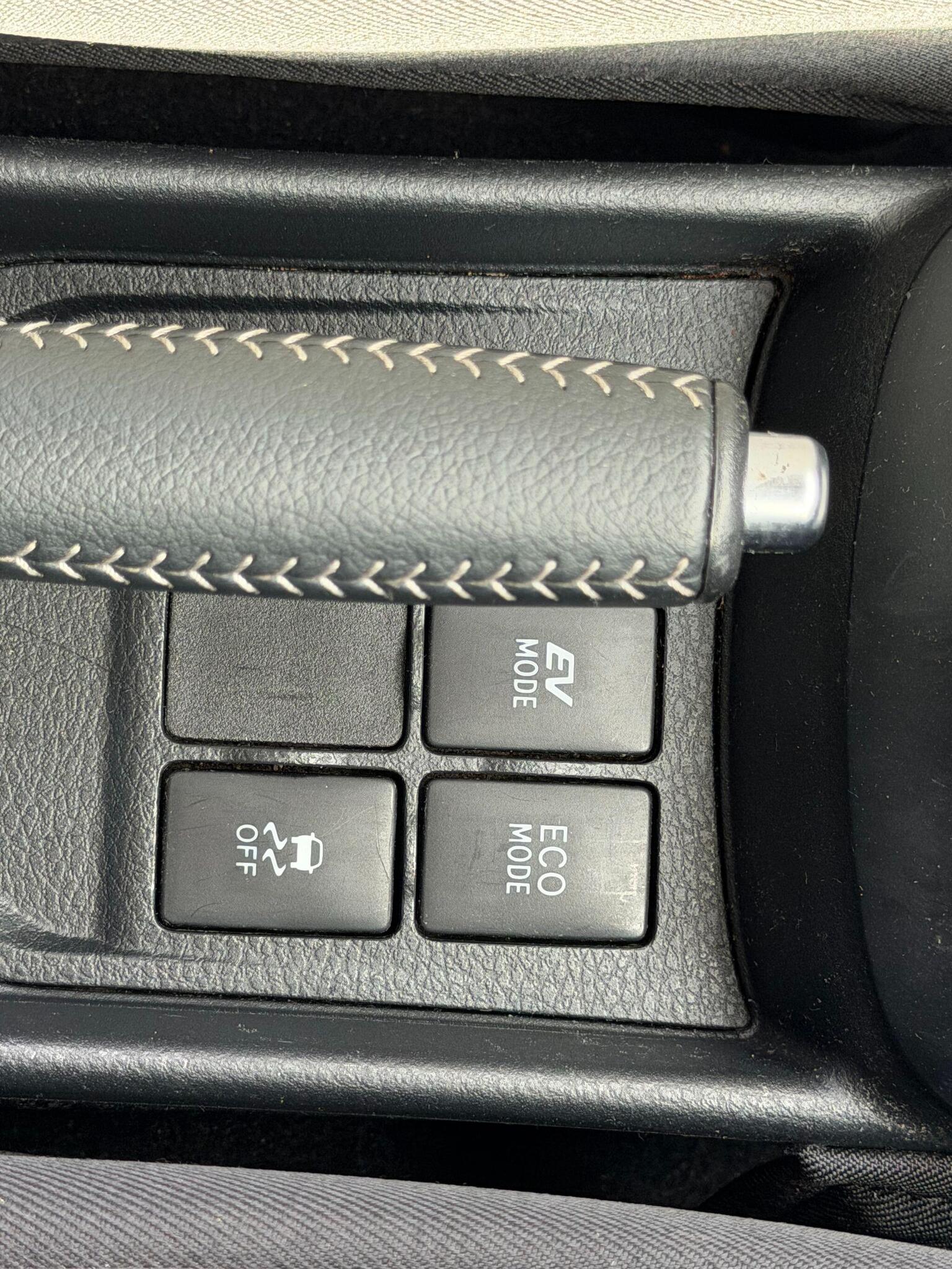 2017 Toyota Yaris image 37