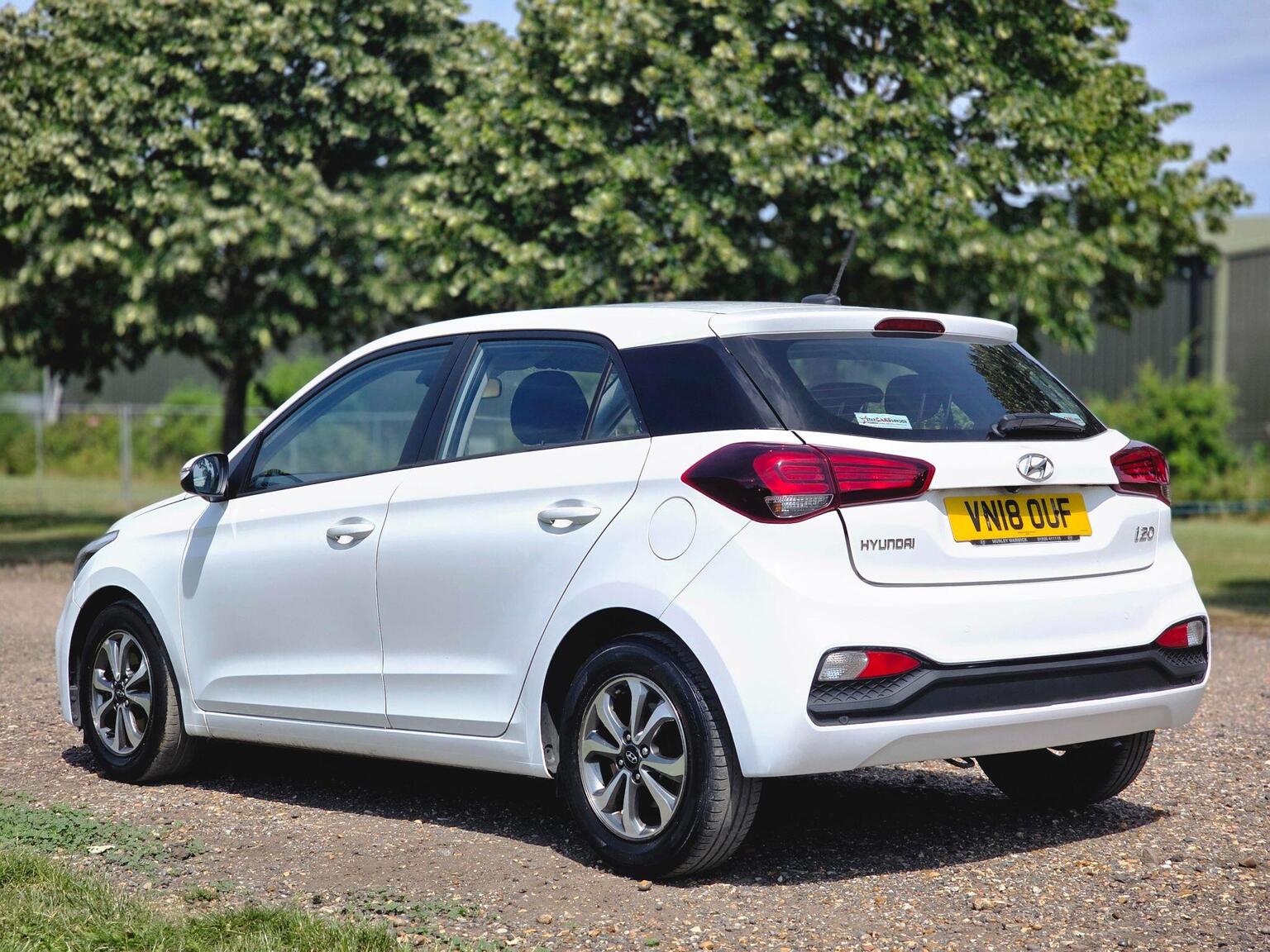 2018 Hyundai i20 image 12