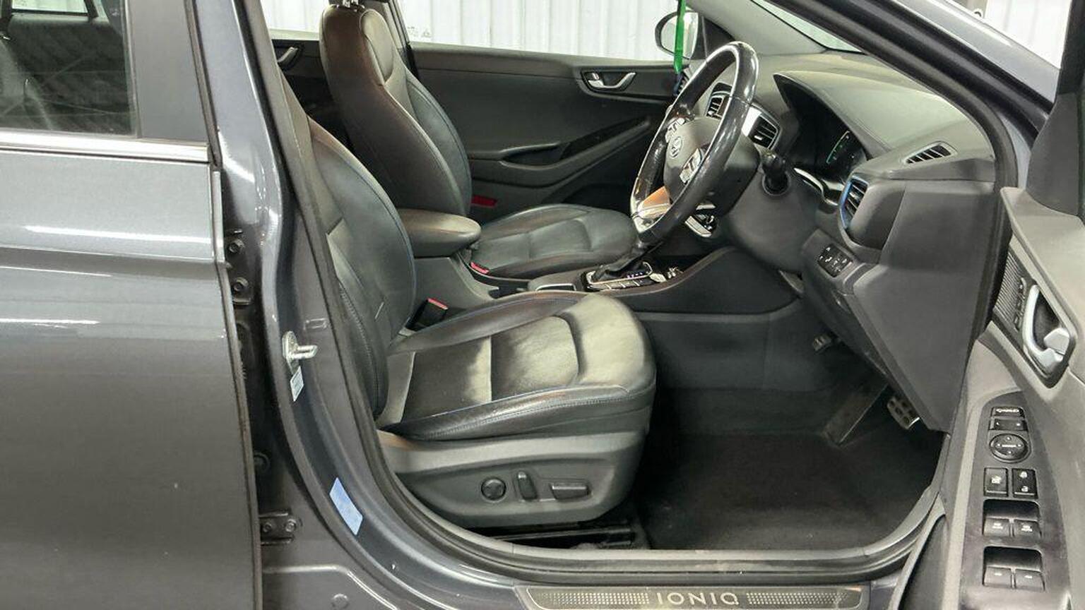 2017 Hyundai IONIQ image 12
