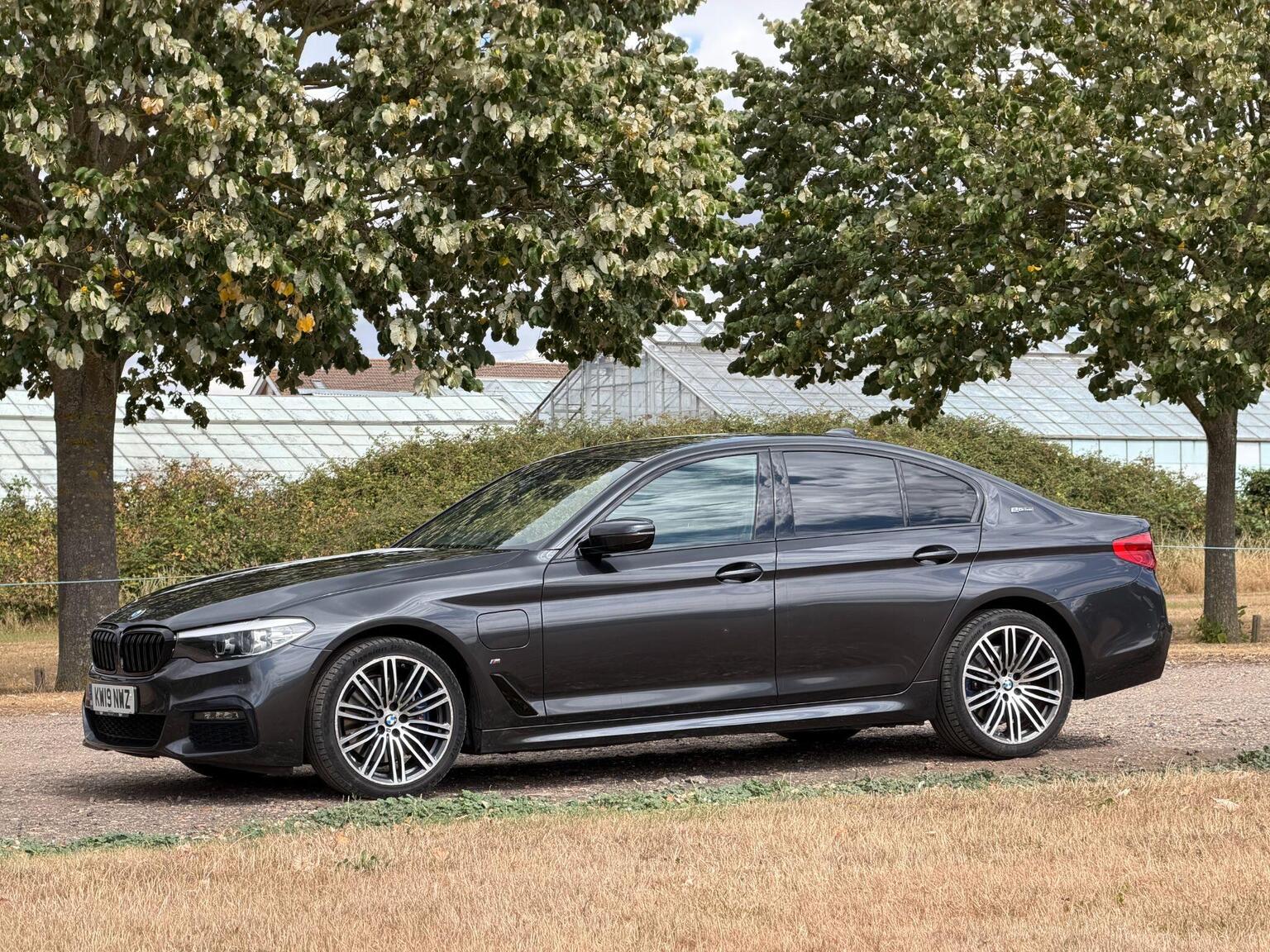 2019 BMW 5 Series image 18