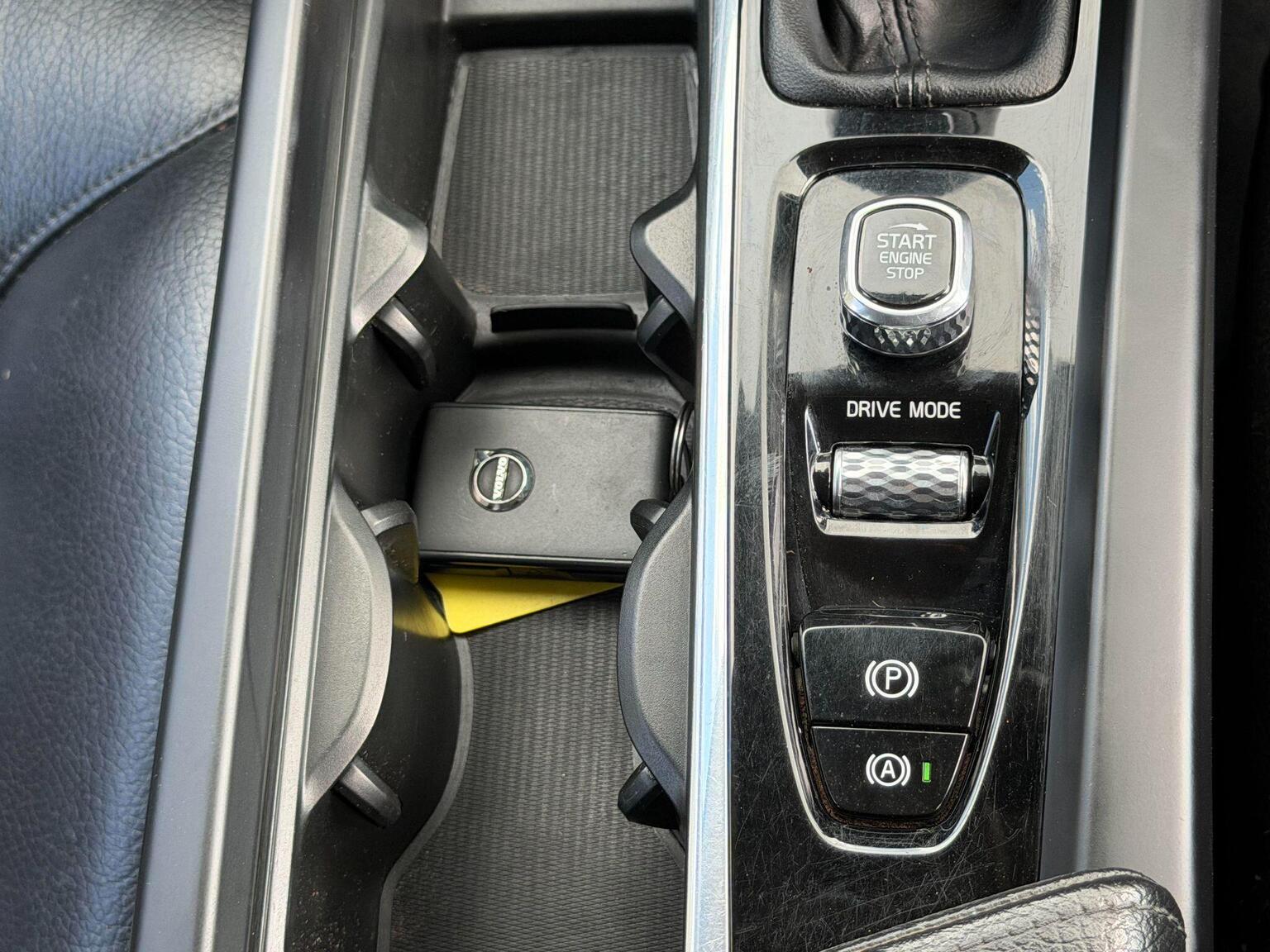 2018 Volvo XC60 image 40