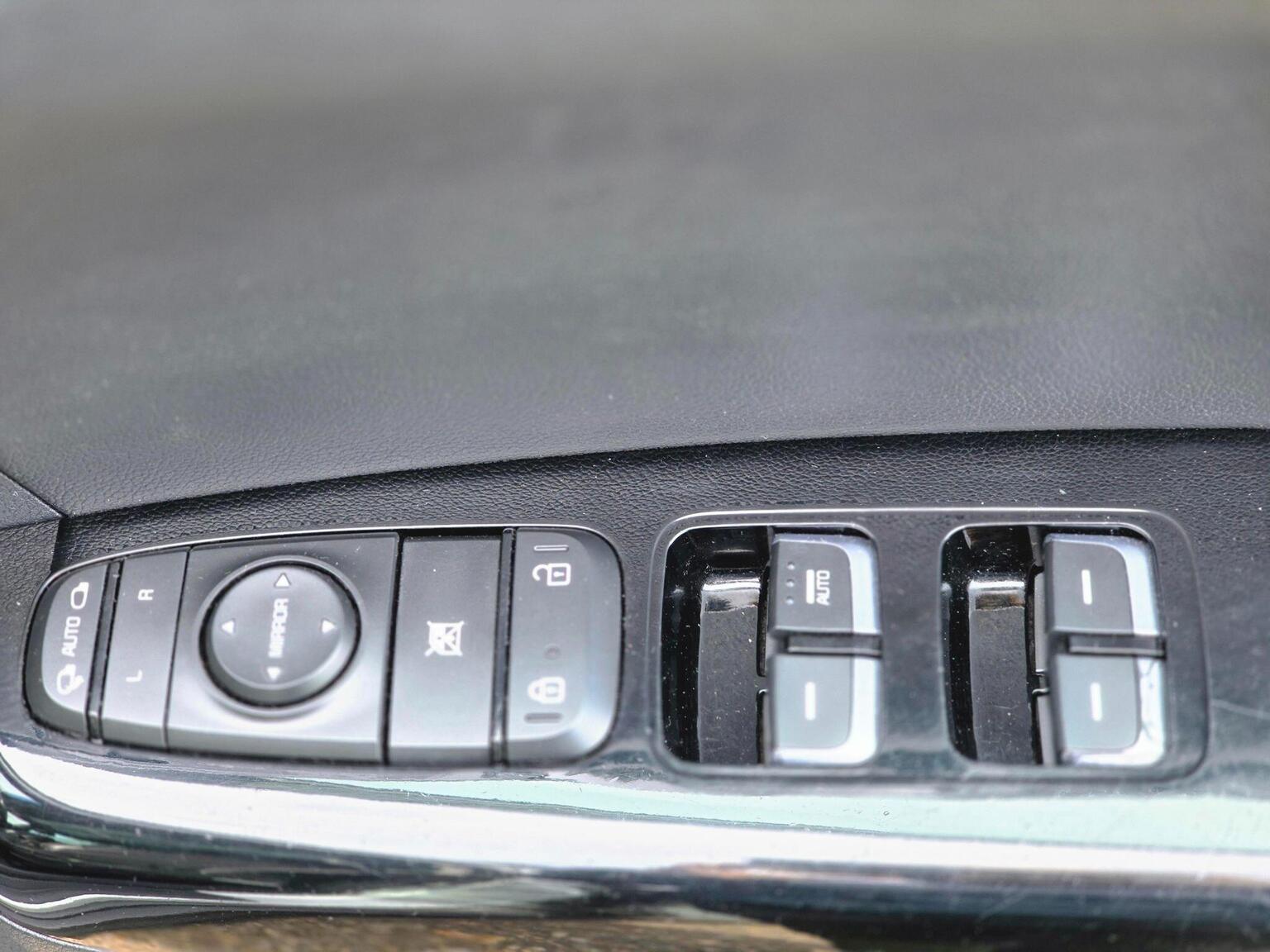 2017 Kia Sportage image 43