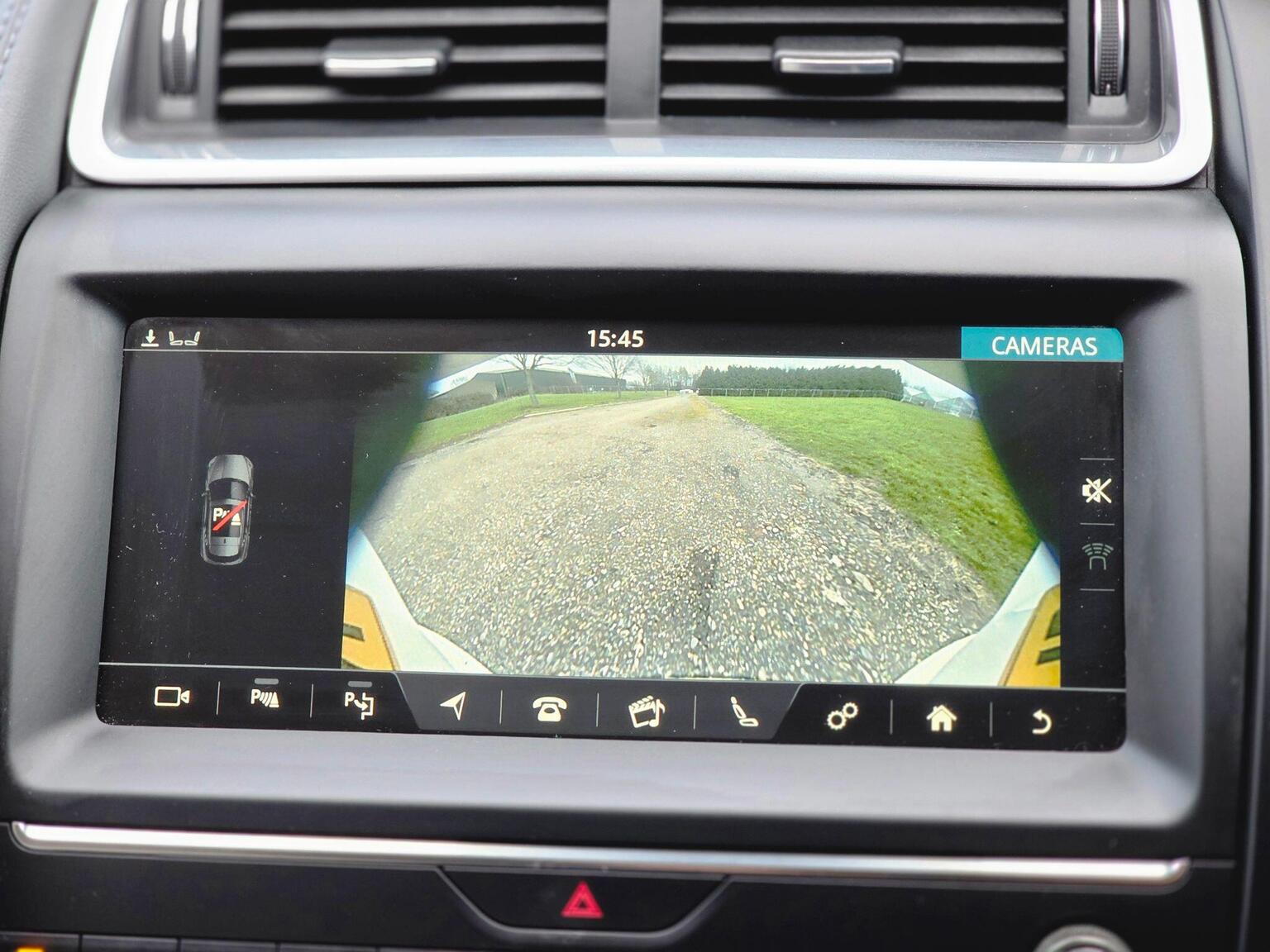 2018 Jaguar E-PACE image 33
