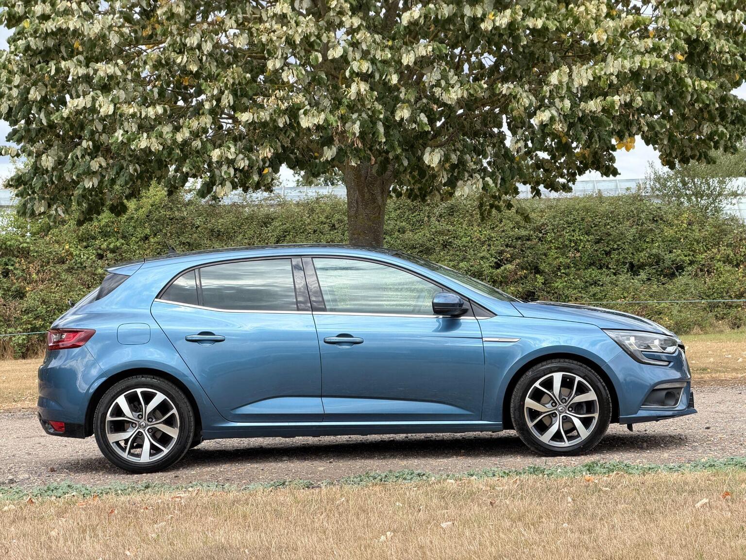 2017 Renault Megane image 3